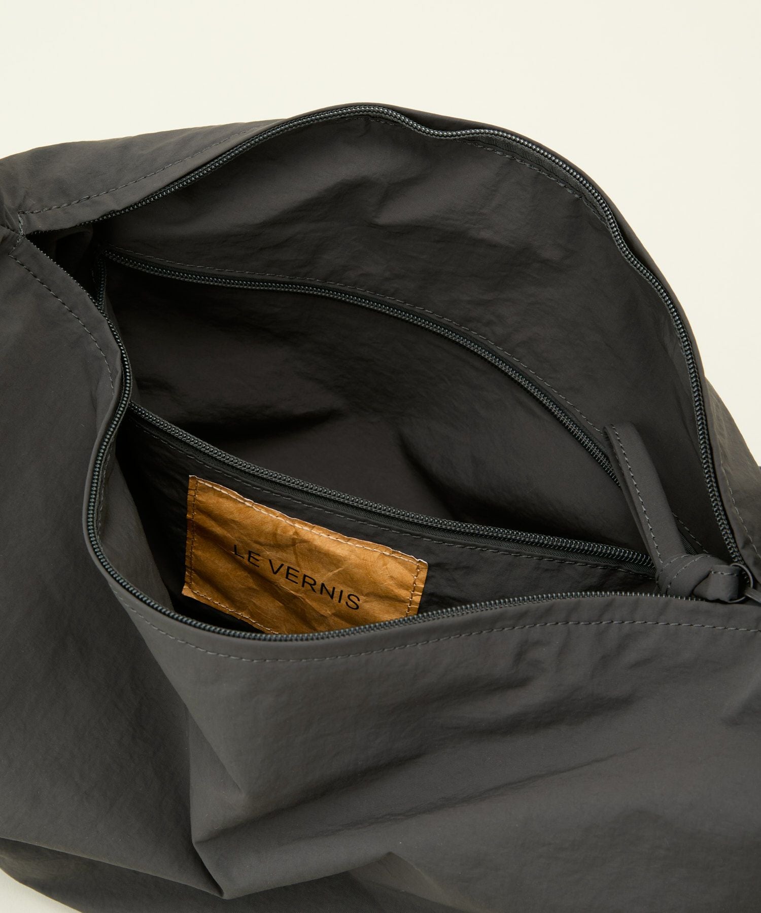 LE VERNIS] Stomach bag M | CASSELINI ONLINE SHOP