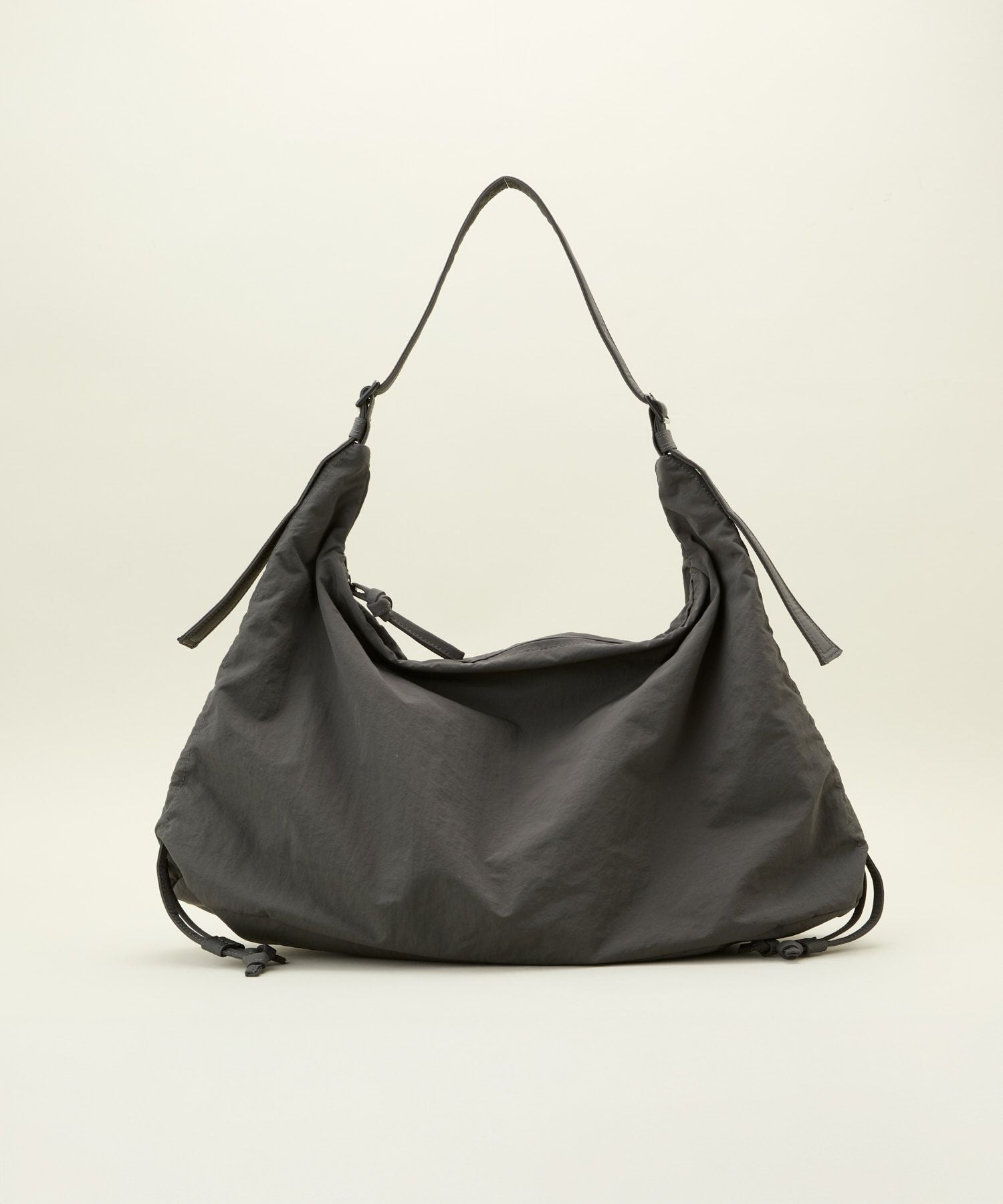 LE VERNIS] Stomach bag M | CASSELINI ONLINE SHOP