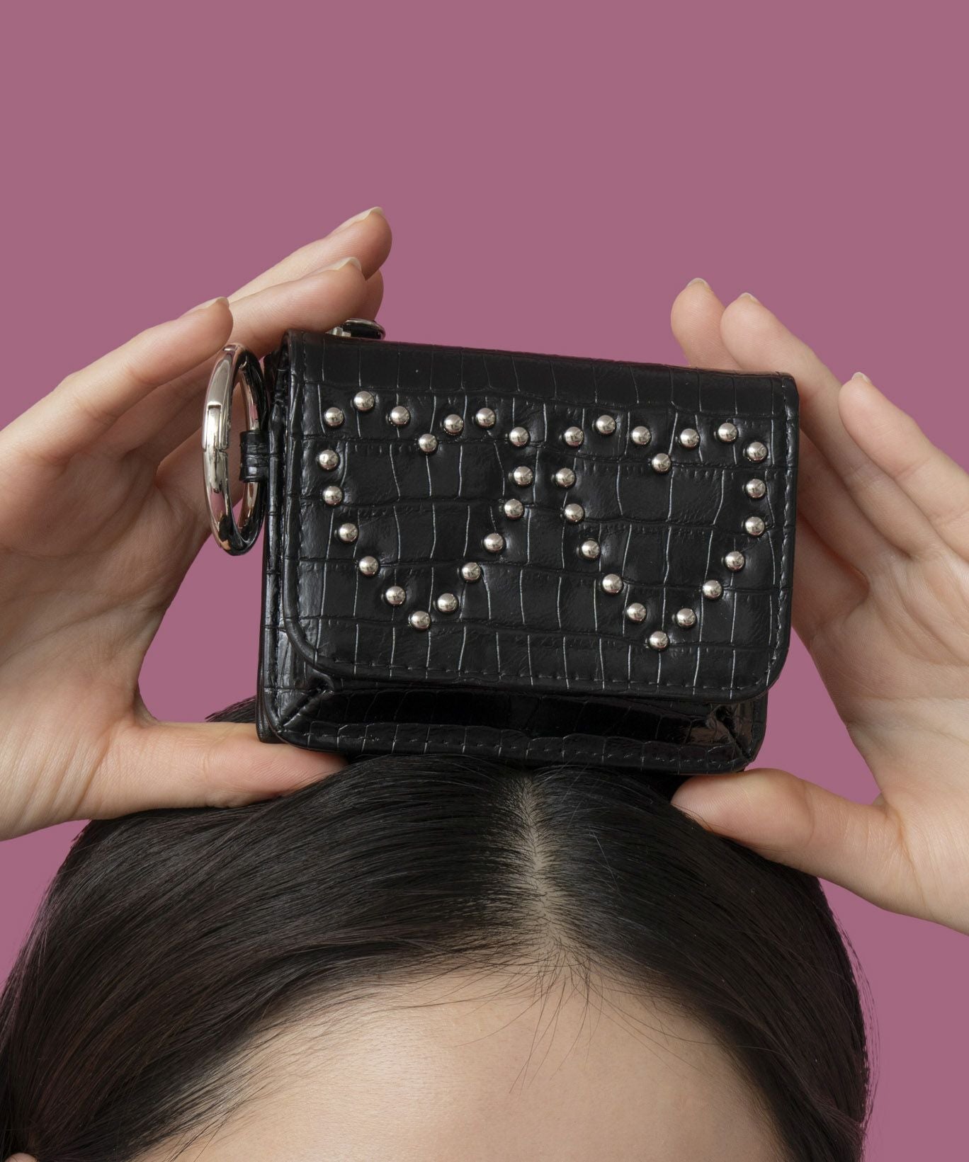 Casselini(キャセリーニ)ハートスタッズマルチケース | CASSELINI