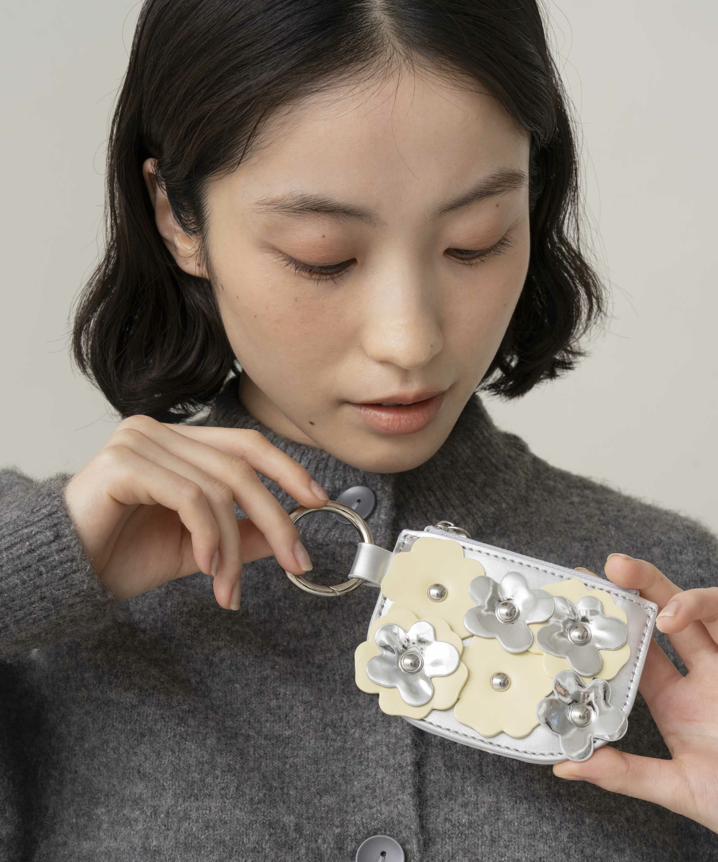 Casselini(キャセリーニ)フラワーモチーフコインケース | CASSELINI