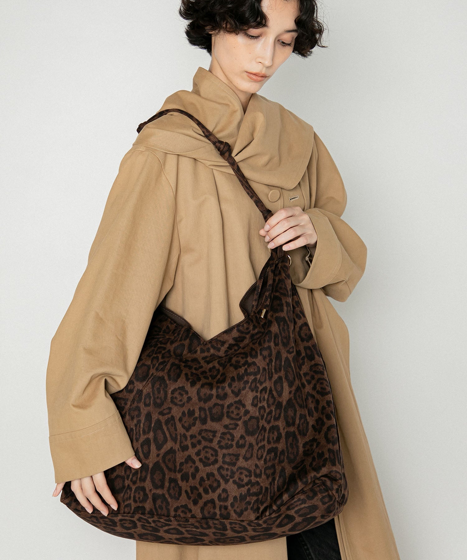LE VERNIS] Knot handle bag | CASSELINI ONLINE SHOP