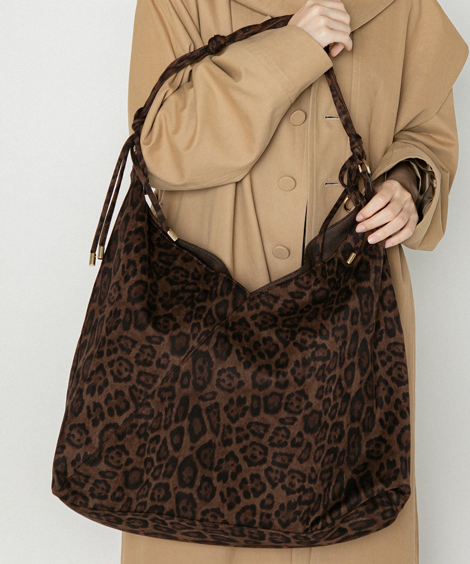 LE VERNIS] Knot handle bag | CASSELINI ONLINE SHOP