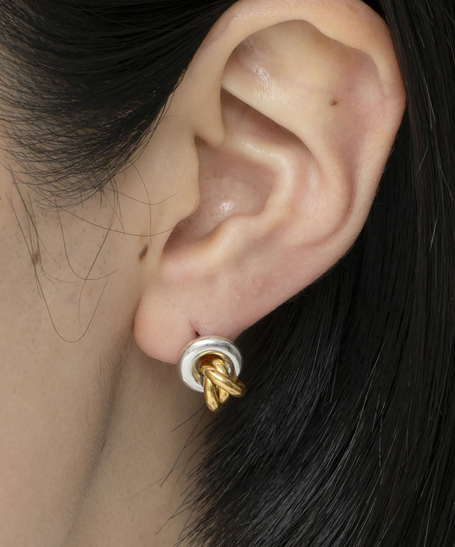 LAPUIS] Coil Circle pierced earrings | CASSELINI ONLINE SHOP