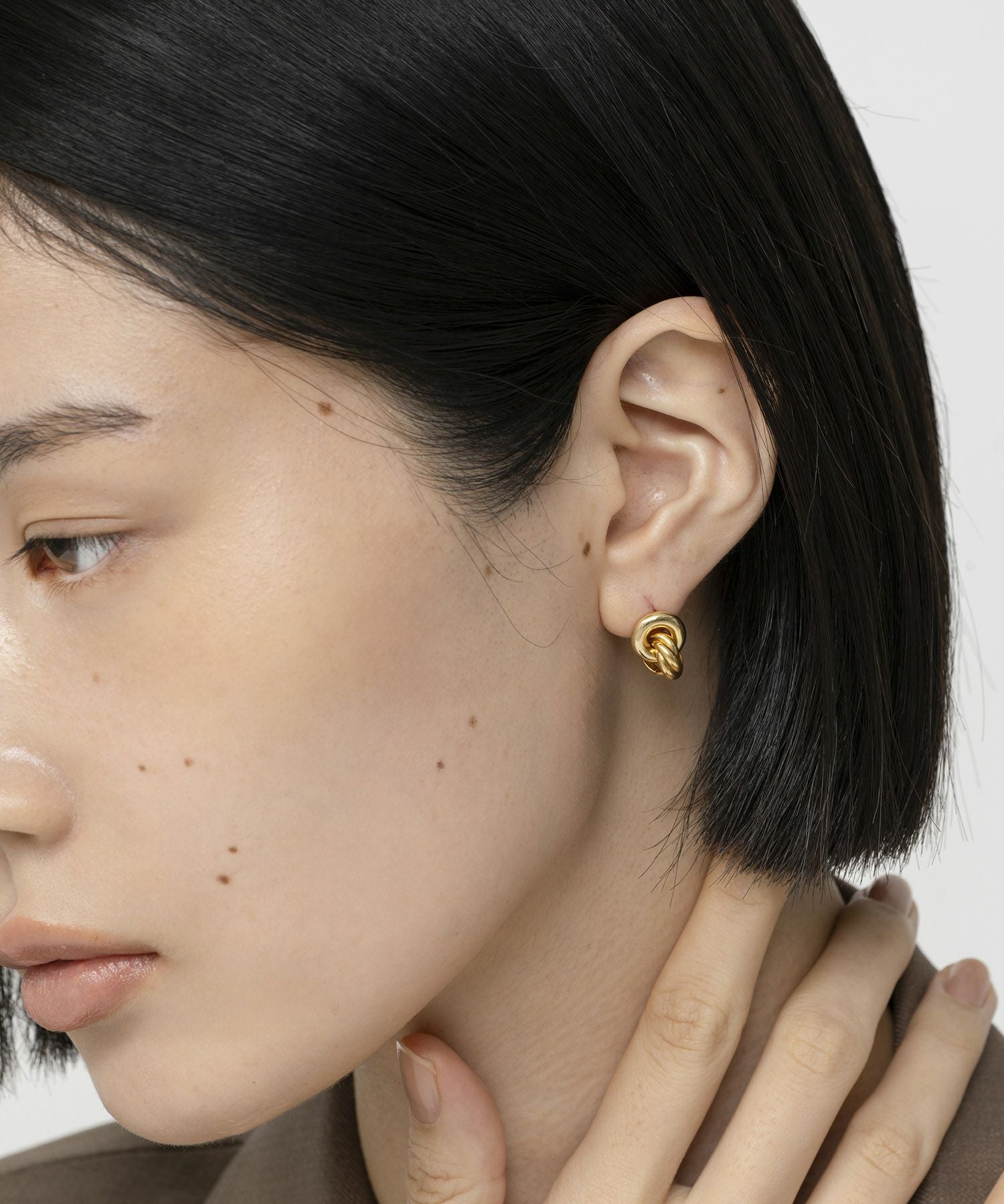 LAPUIS] Coil Circle pierced earrings | CASSELINI ONLINE SHOP