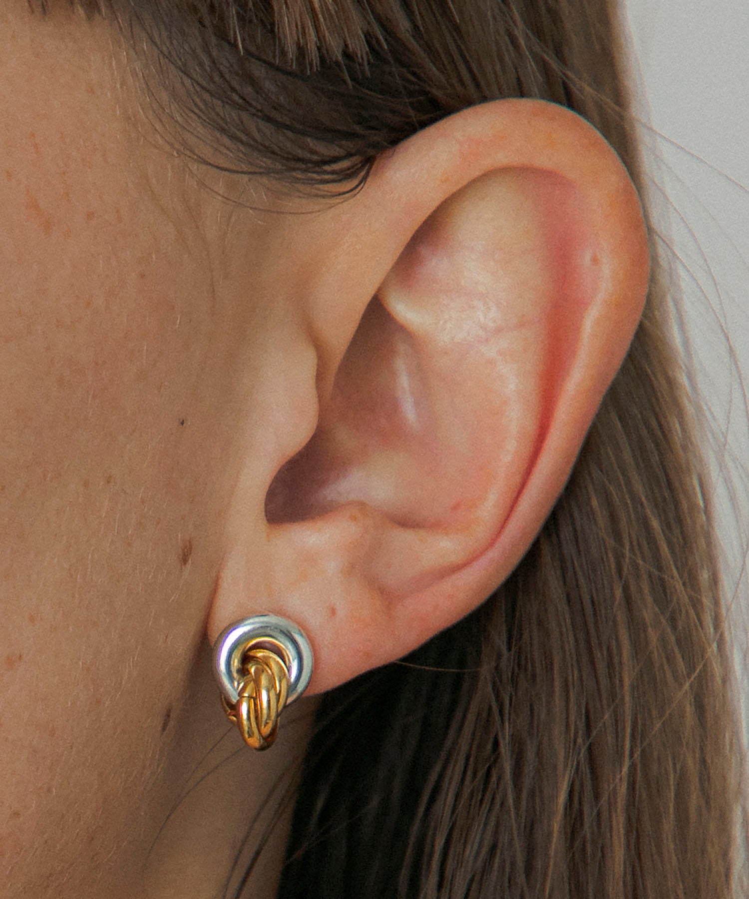 LAPUIS] Coil Circle pierced earrings | CASSELINI ONLINE SHOP