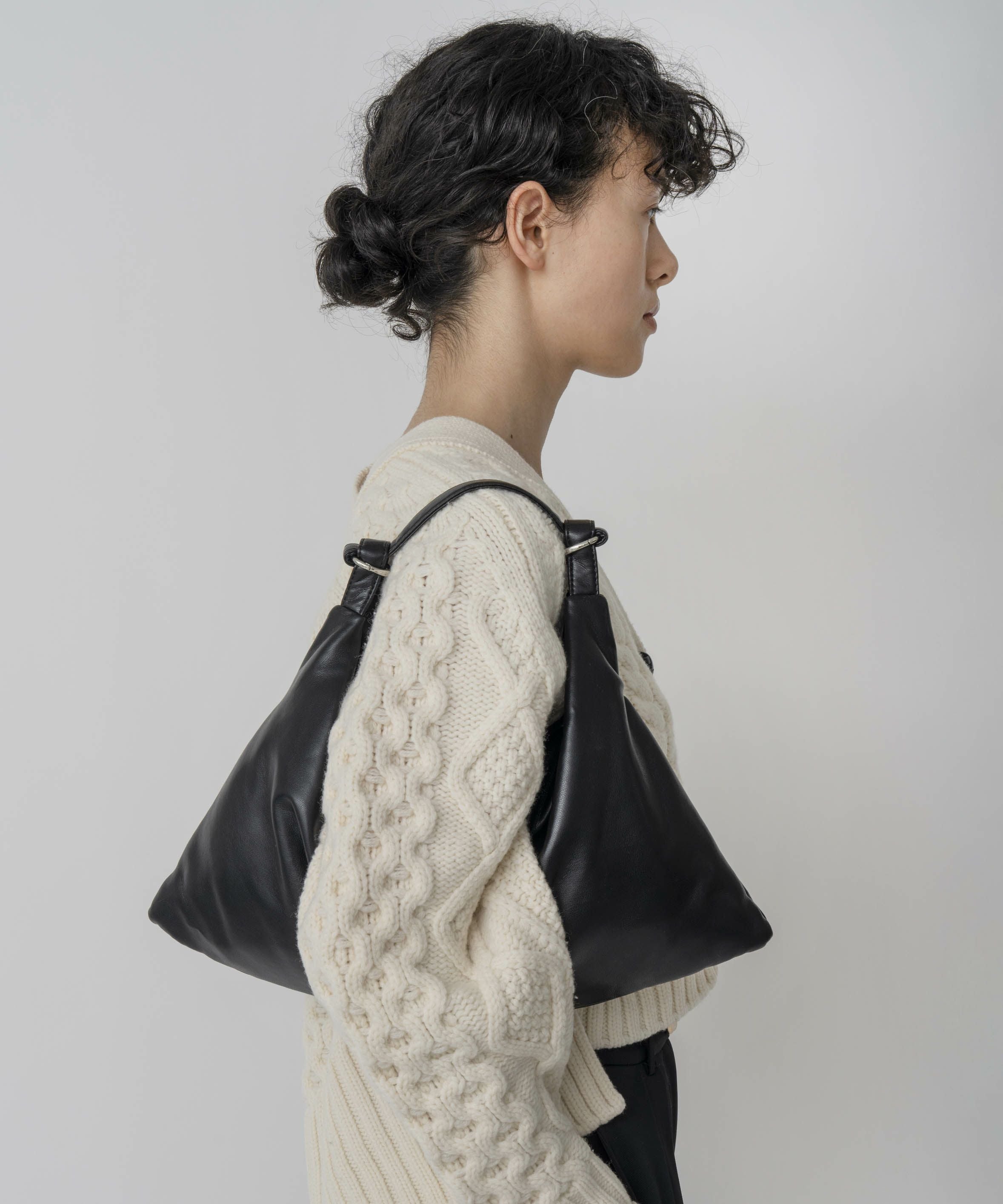 LE VERNIS] Triangle bag | CASSELINI ONLINE SHOP