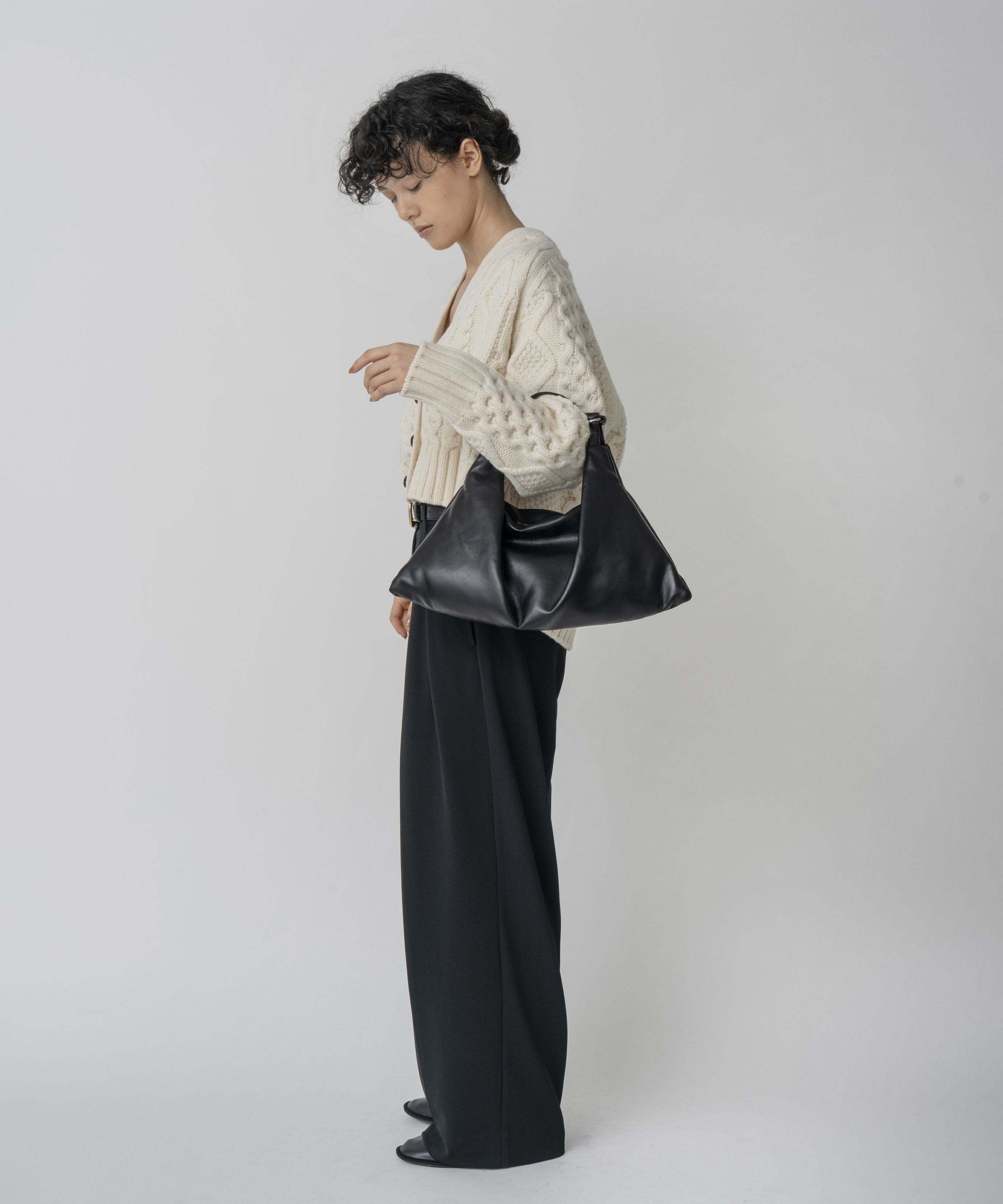LE VERNIS] Triangle bag | CASSELINI ONLINE SHOP