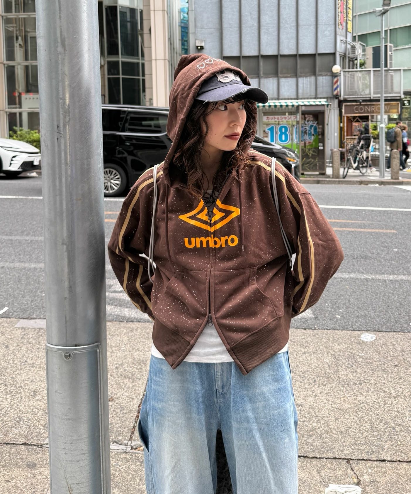 Casselini(キャセリーニ) 【UMBRO× Casselini】ロゴジップパーカー