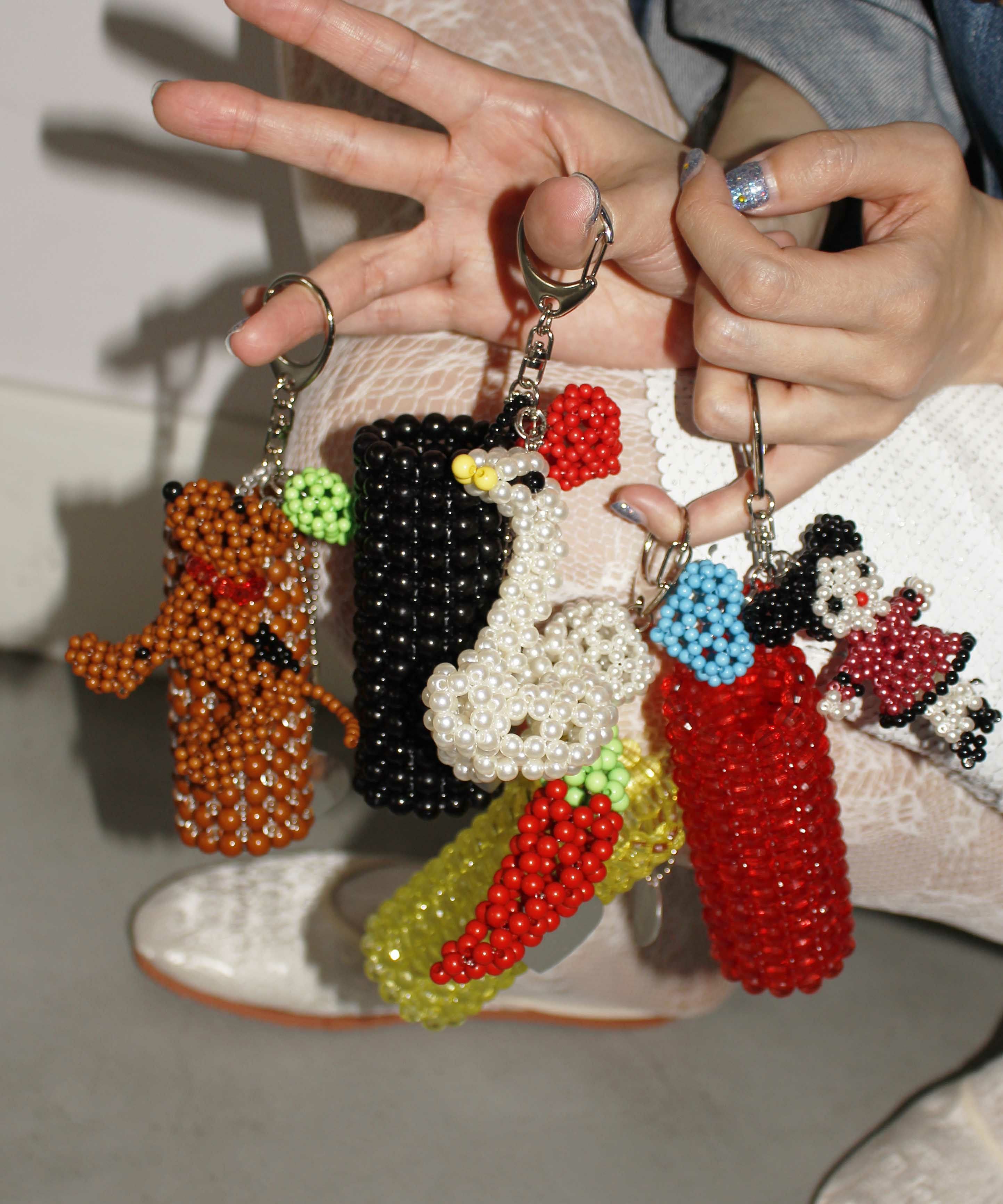 HEY! Mrs ROSE(ヘイ！ミセスローズ)Beads Lip KeyCharm | CASSELINI