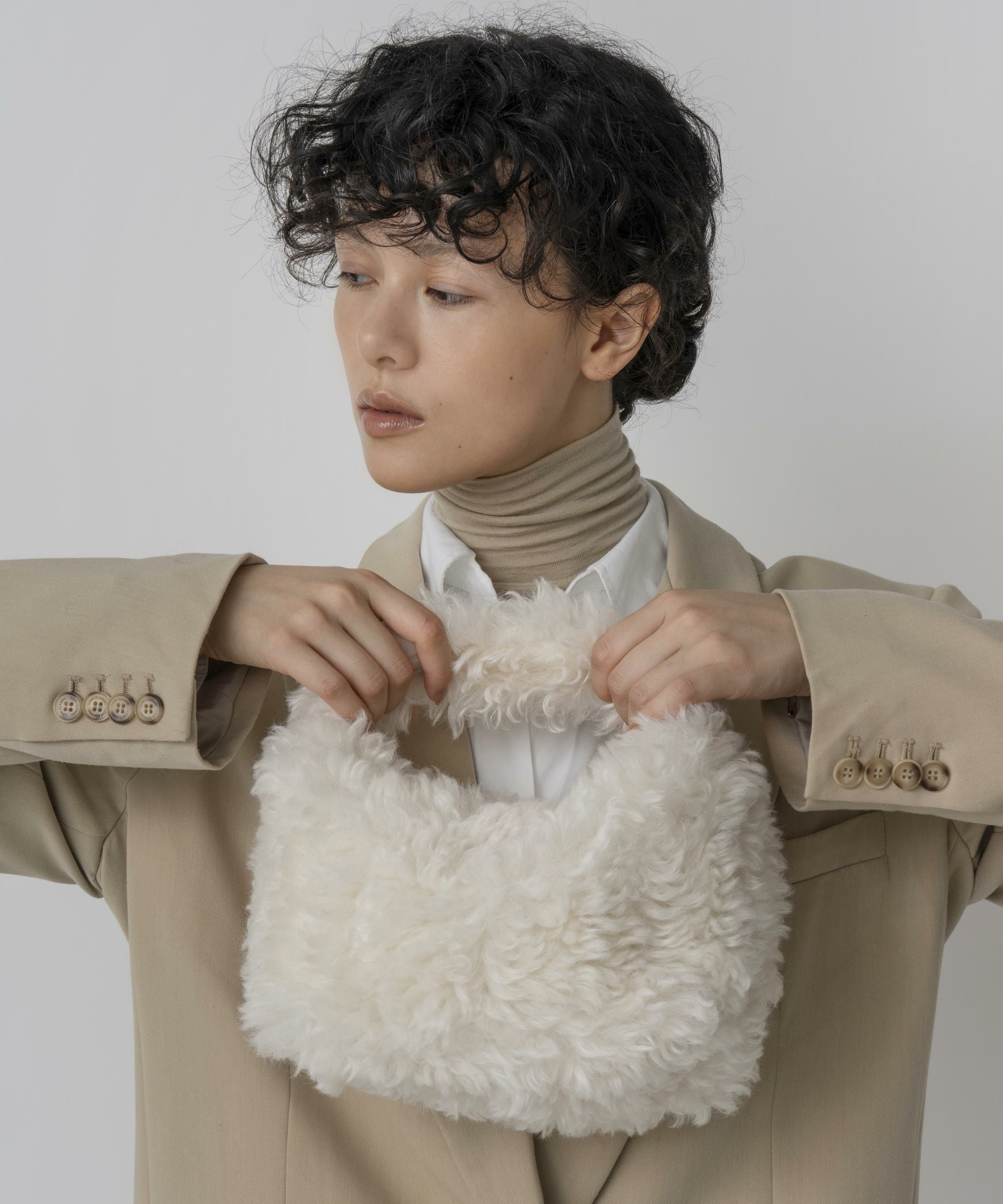 LE VERNIS] Fake fur micro bag | CASSELINI ONLINE SHOP