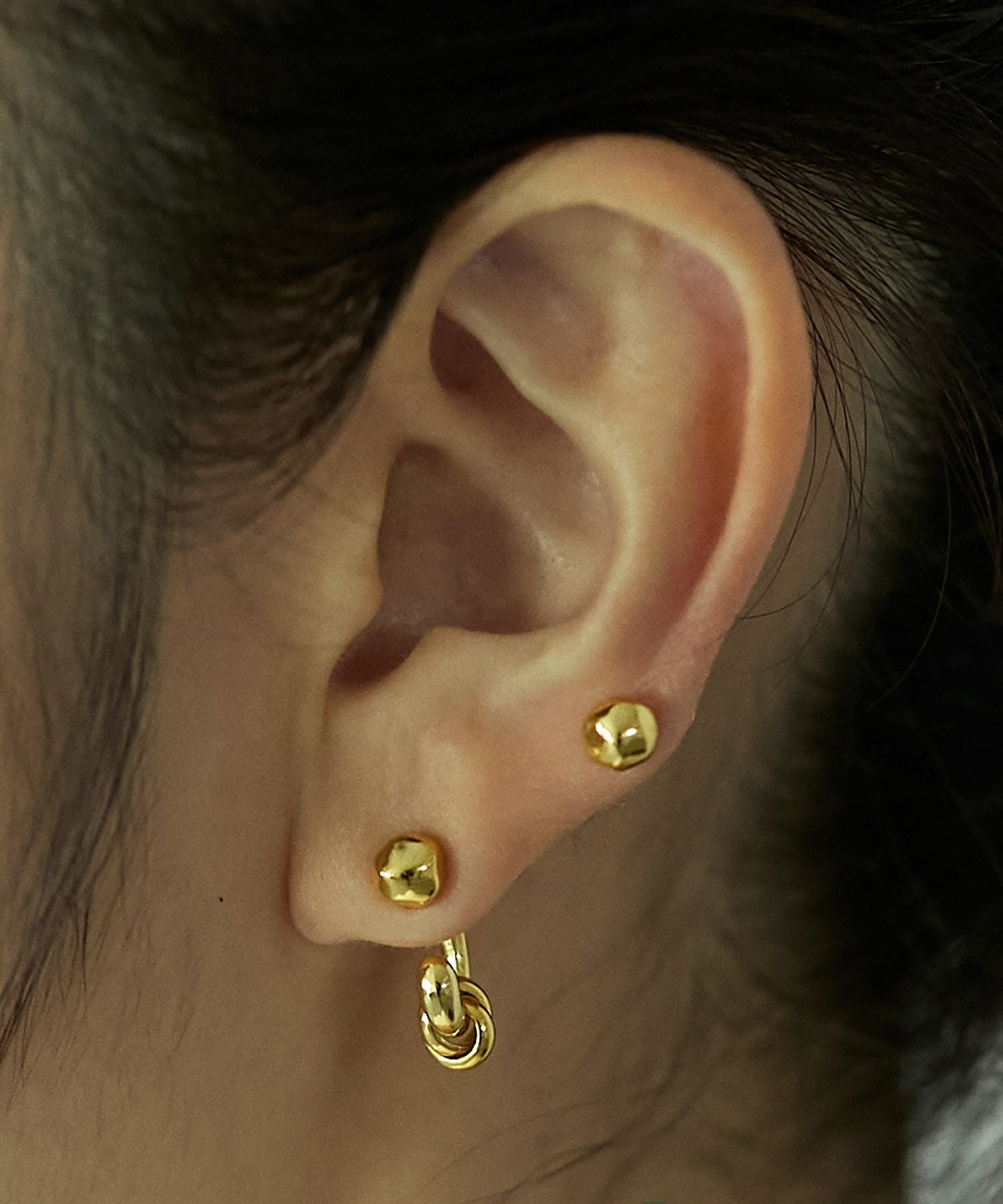 LAPUIS] Drop flow coil pierced earrings | CASSELINI ONLINE SHOP