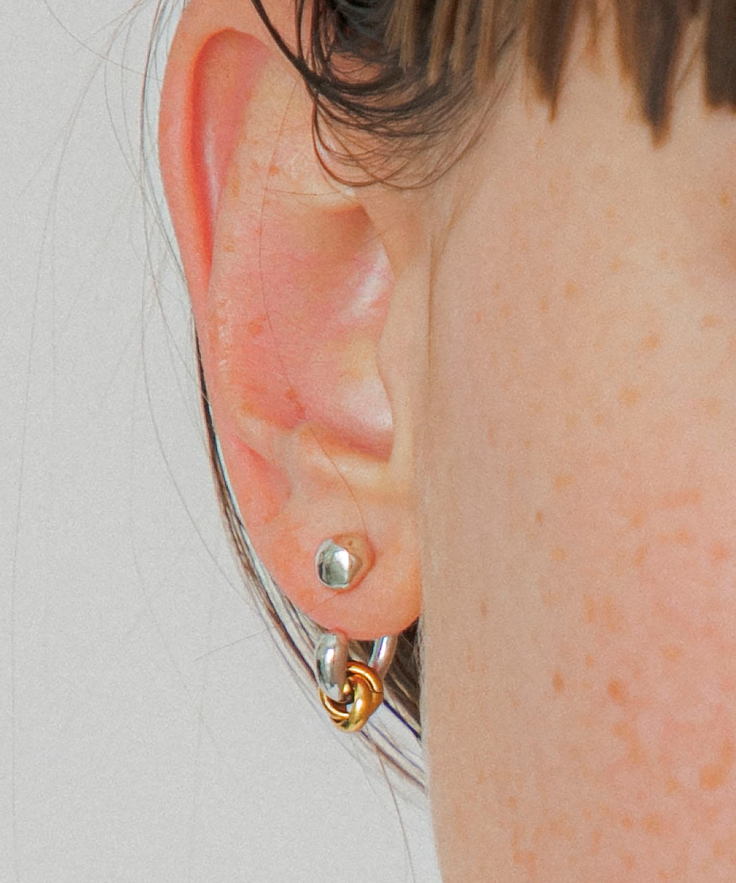 LAPUIS] Drop flow coil pierced earrings | CASSELINI ONLINE SHOP