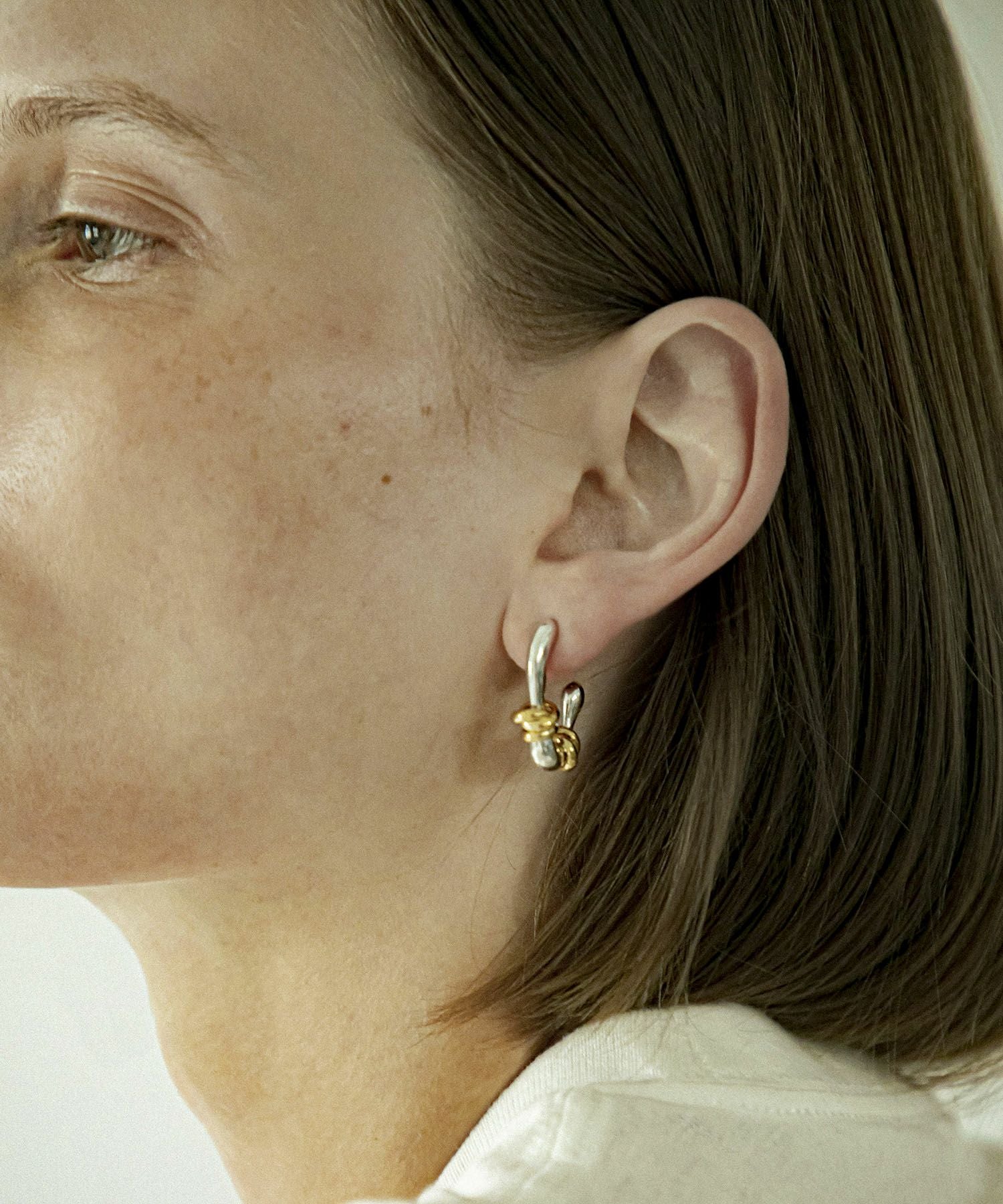 LAPUIS] Flow coil pierced earrings | CASSELINI ONLINE SHOP