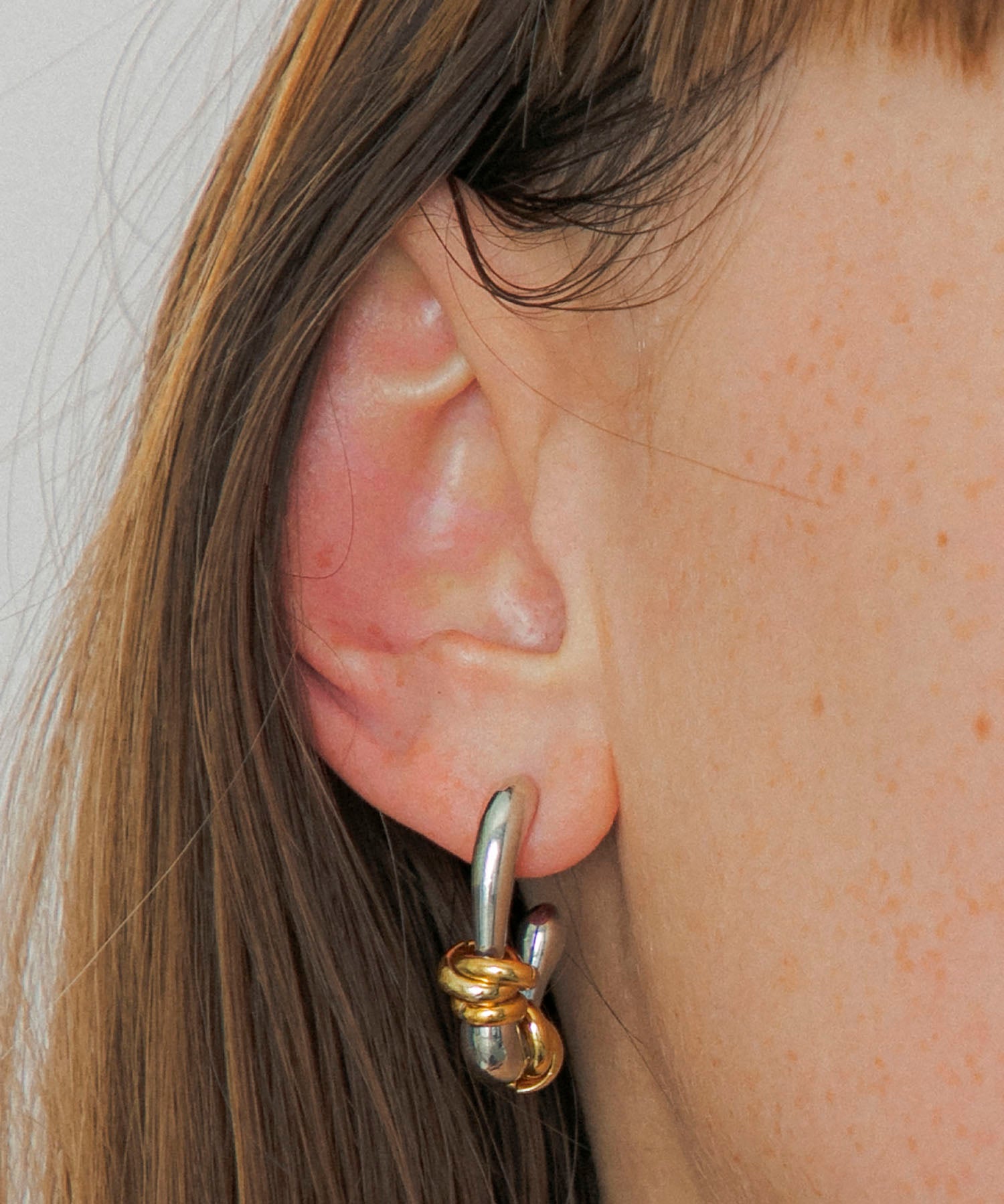 LAPUIS] Flow coil pierced earrings | CASSELINI ONLINE SHOP
