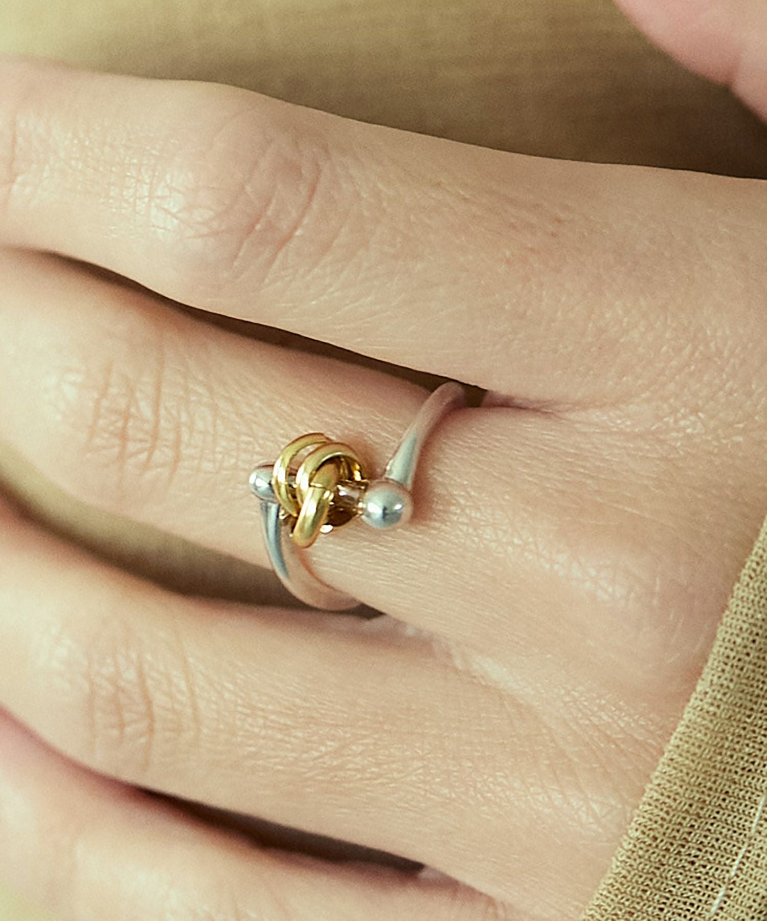 LAPUIS] Flow coil ring | CASSELINI ONLINE SHOP