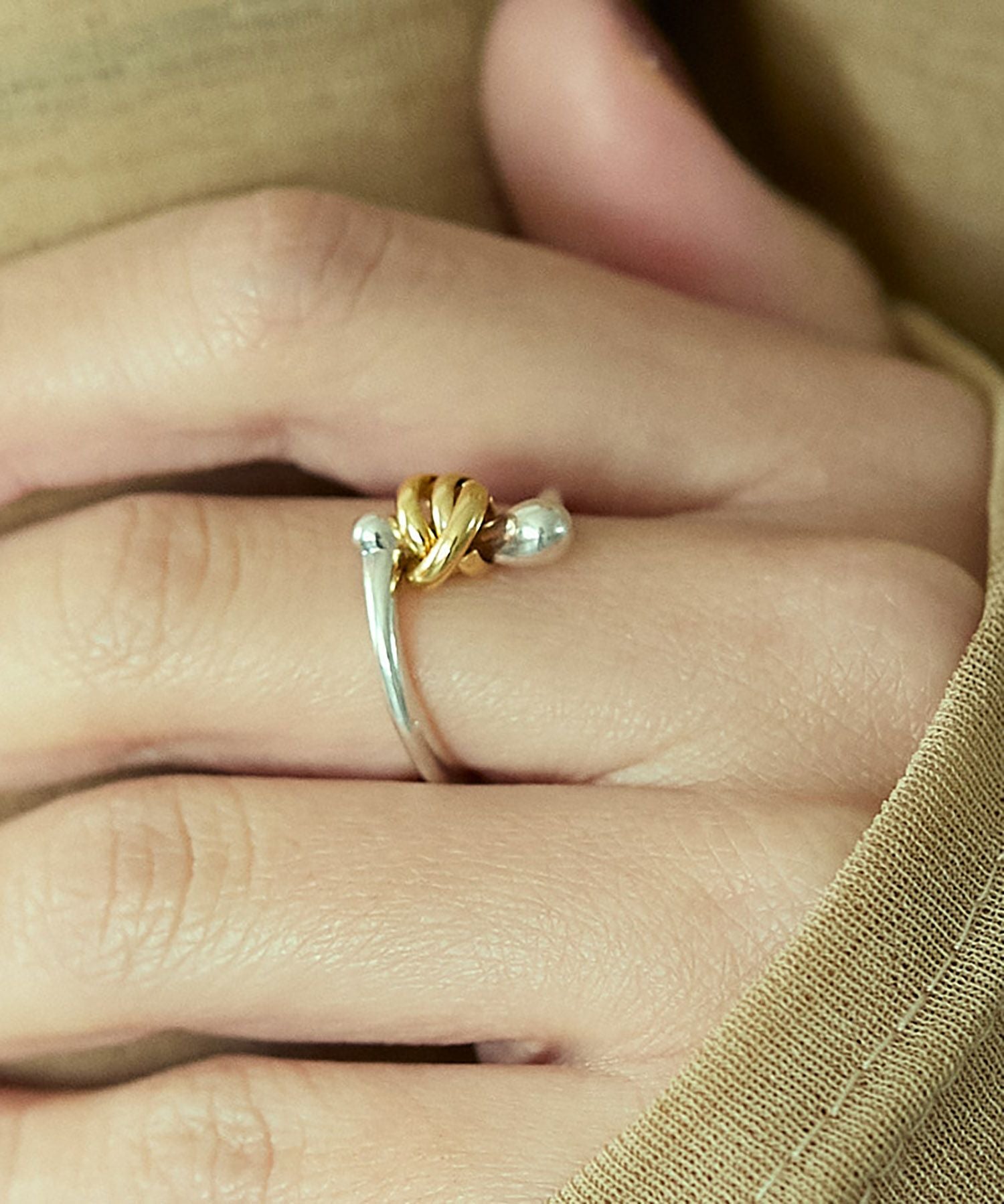 LAPUIS] Flow coil ring | CASSELINI ONLINE SHOP