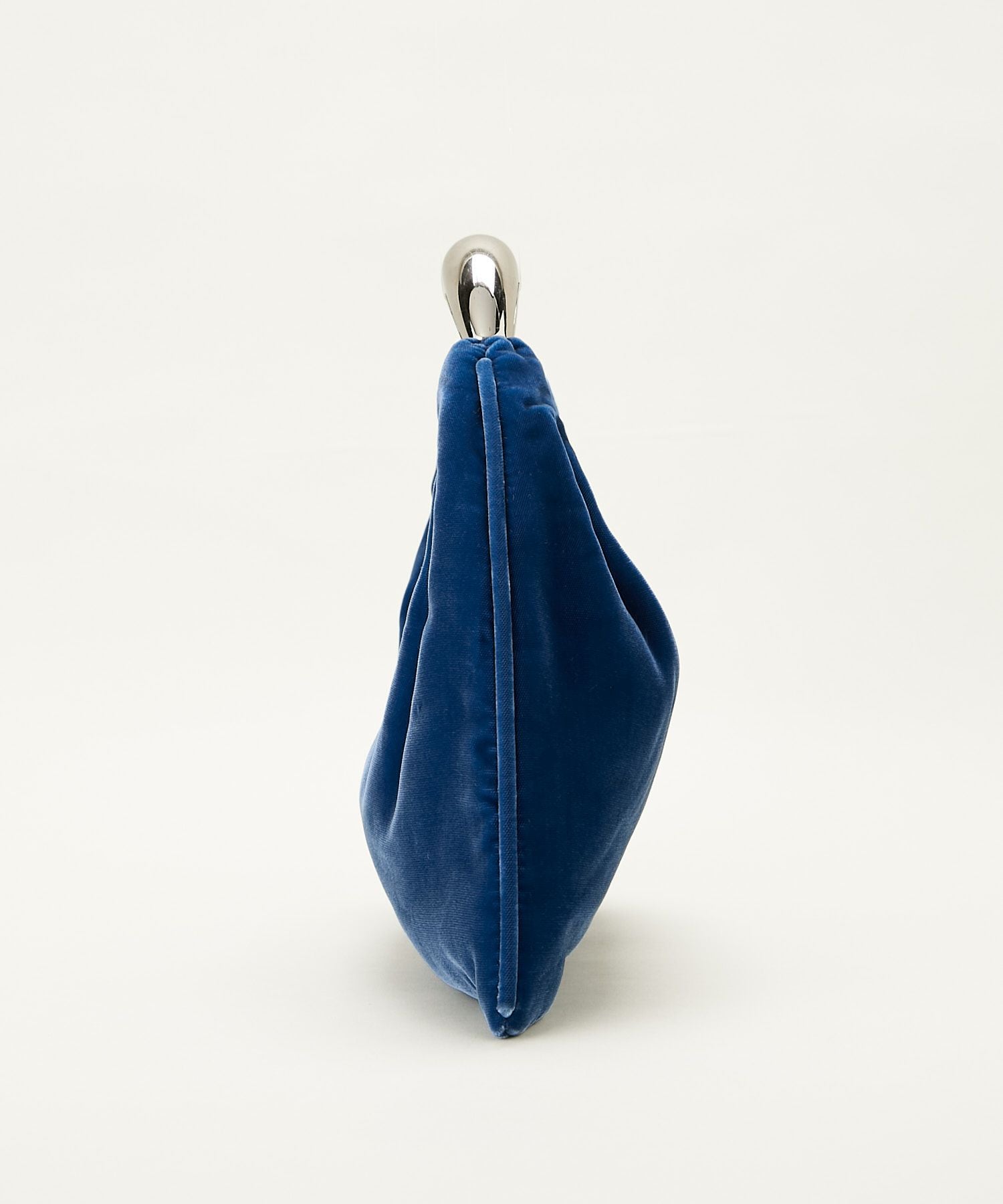 24時間以内発送 未使用品 希少カラー Leather Waist Bag LE VERNIS]Sculpture triangle bag S(Velvet) | CASSELINI ONLINE SHOP