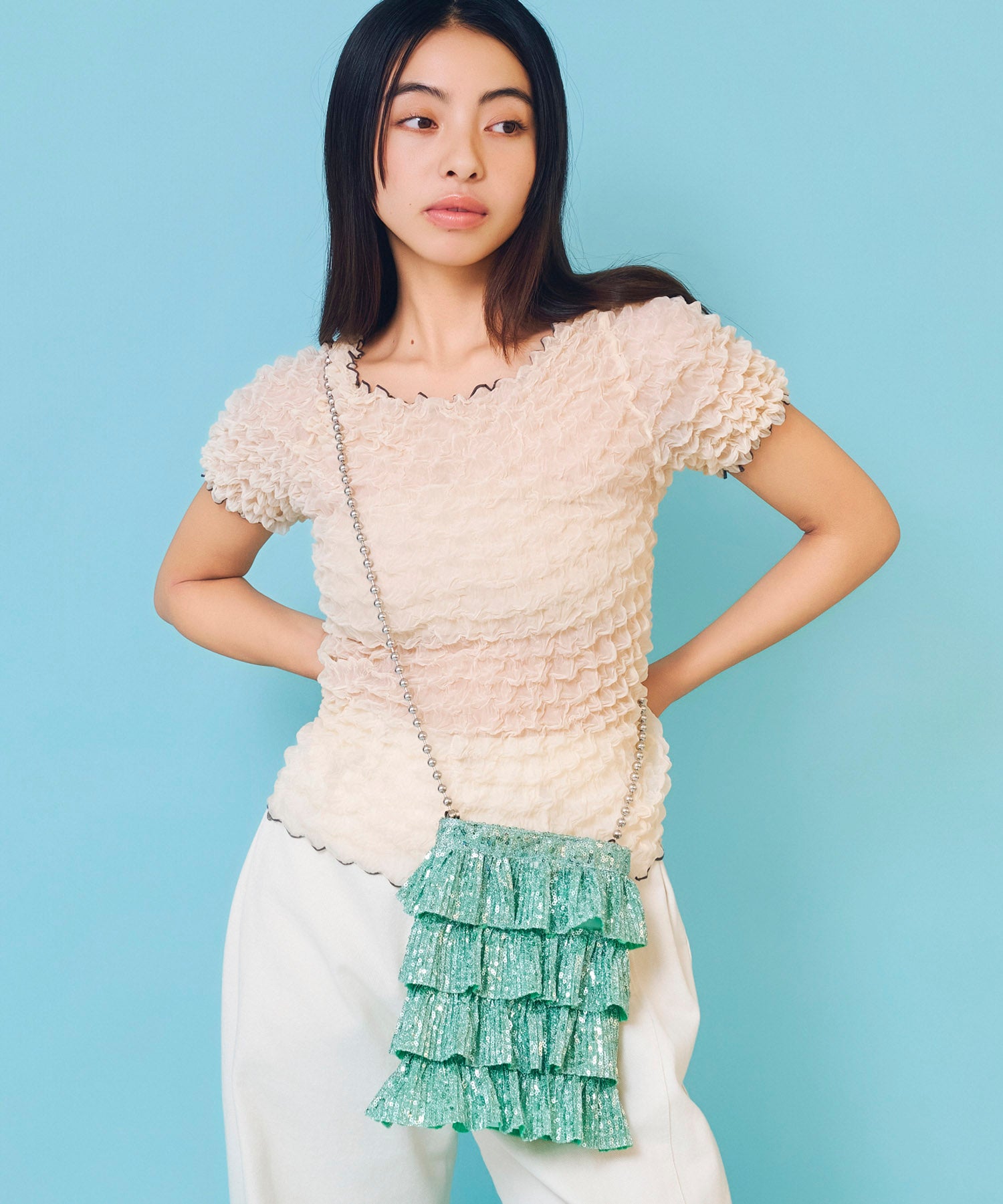 Casselini(キャセリーニ)キラキラフリルプリーツポシェット