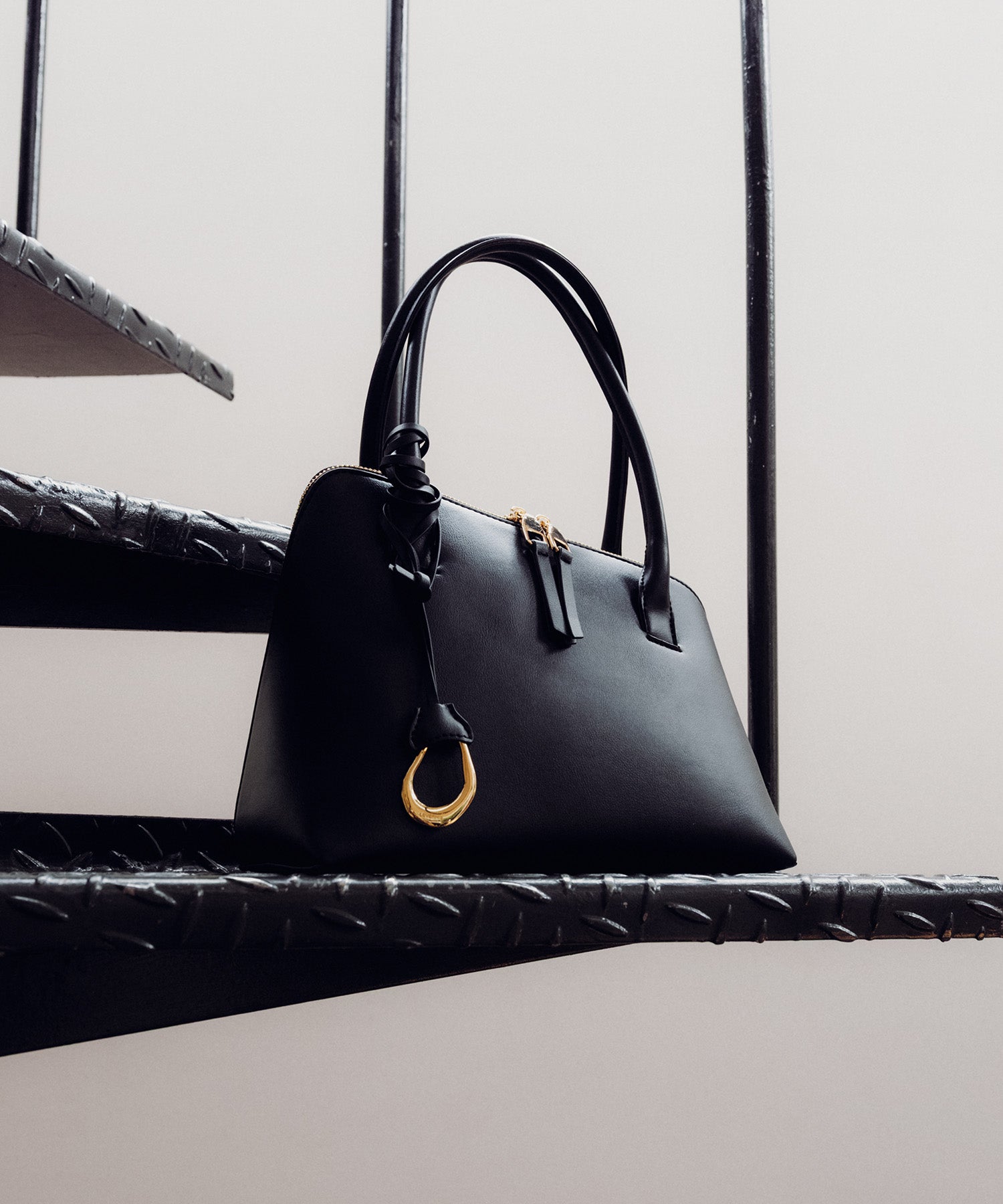 LE VERNIS] Poire boston bag | CASSELINI ONLINE SHOP