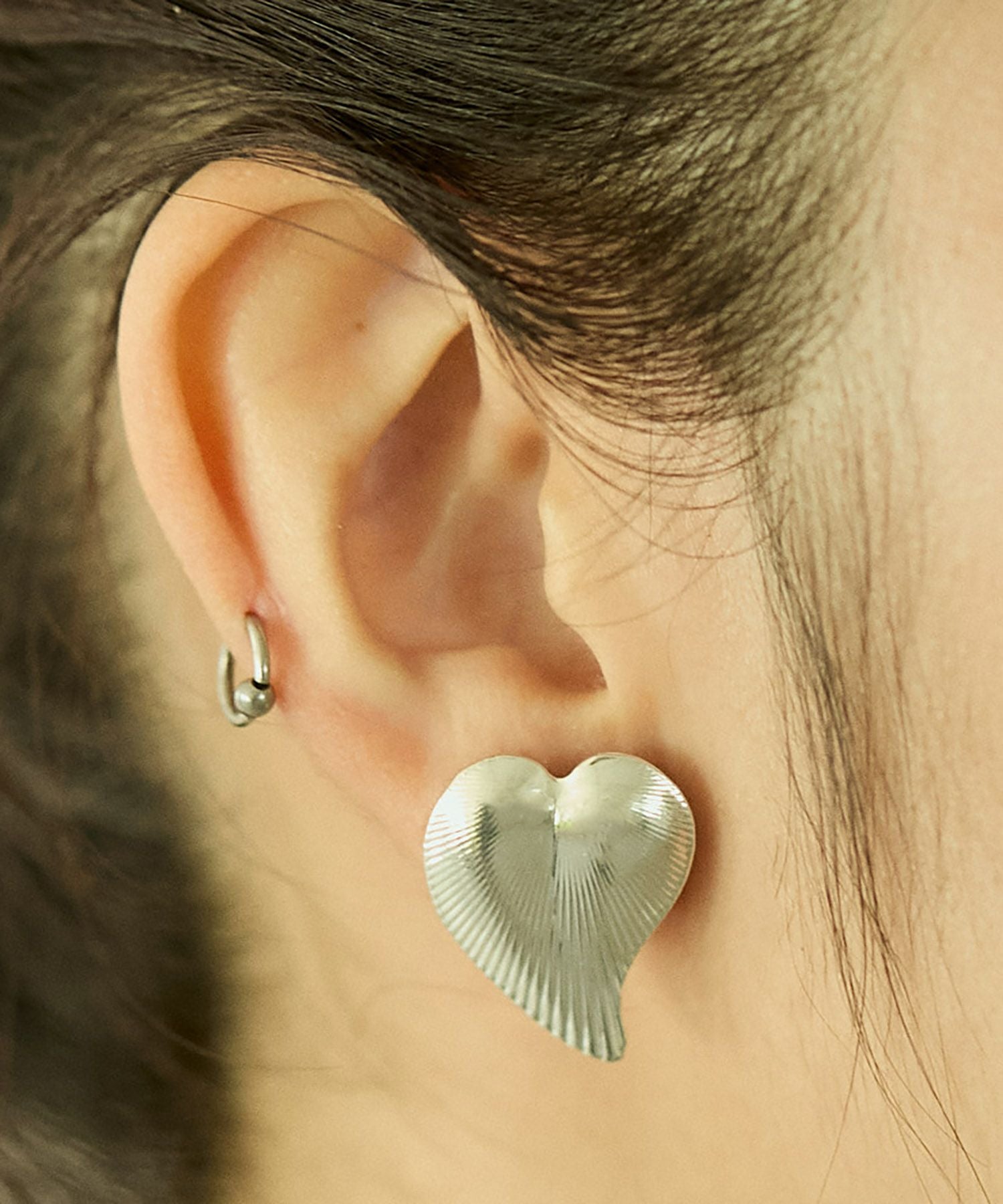 LAPUIS] Heart leaf pierced earrings | CASSELINI ONLINE SHOP