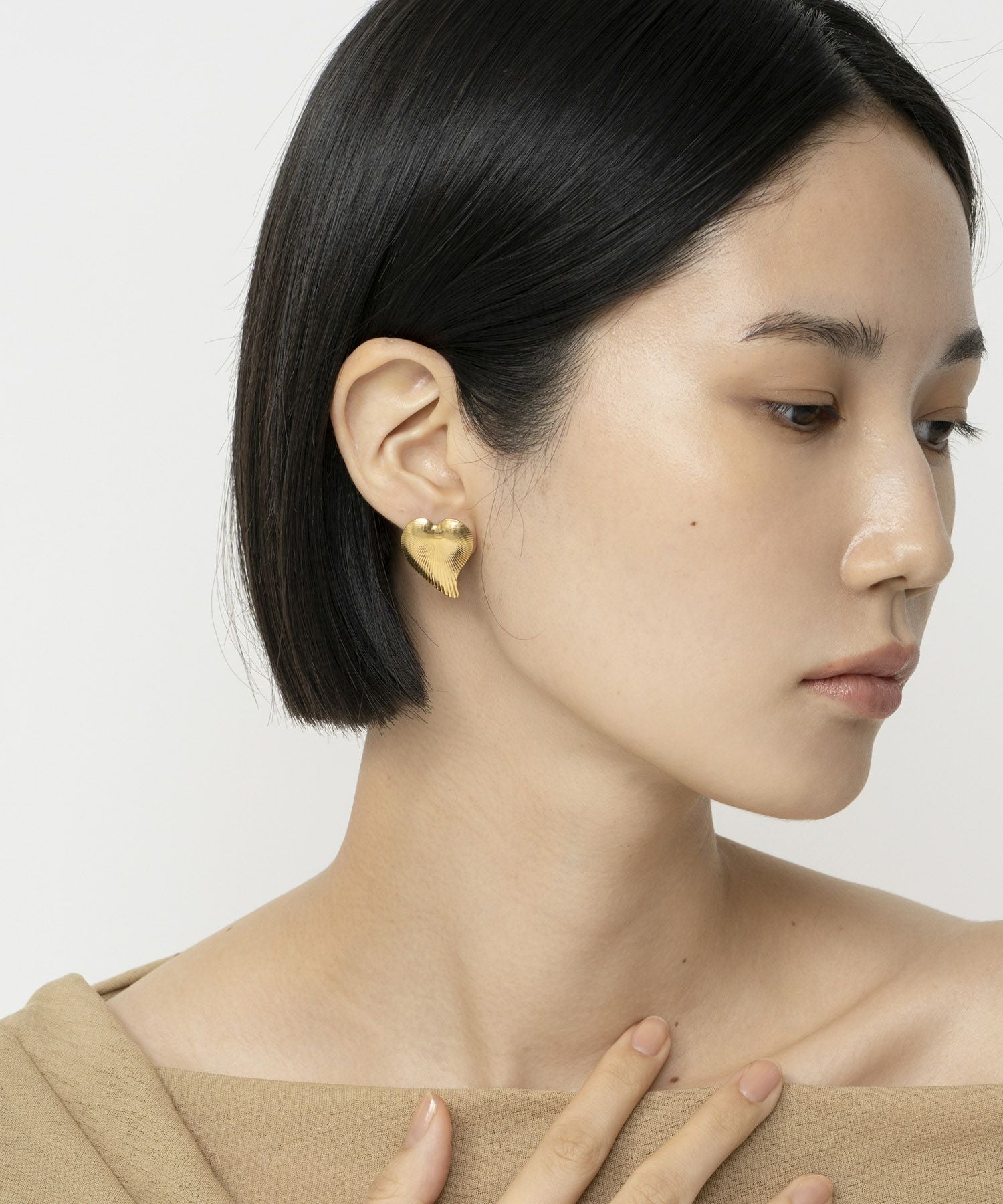 LAPUIS] Heart leaf pierced earrings | CASSELINI ONLINE SHOP