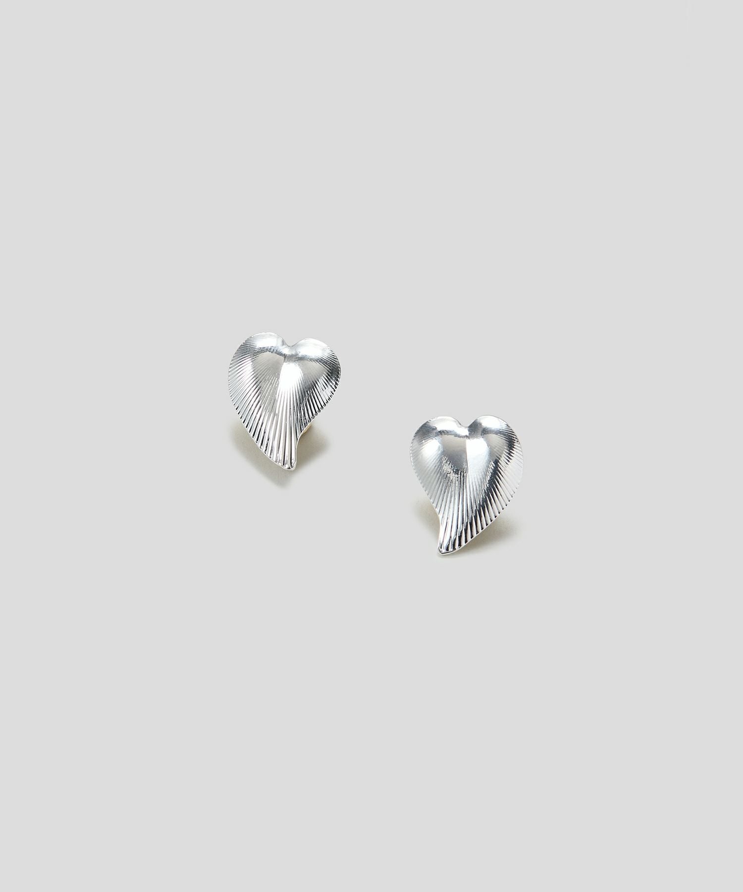 LAPUIS] Heart leaf pierced earrings | CASSELINI ONLINE SHOP