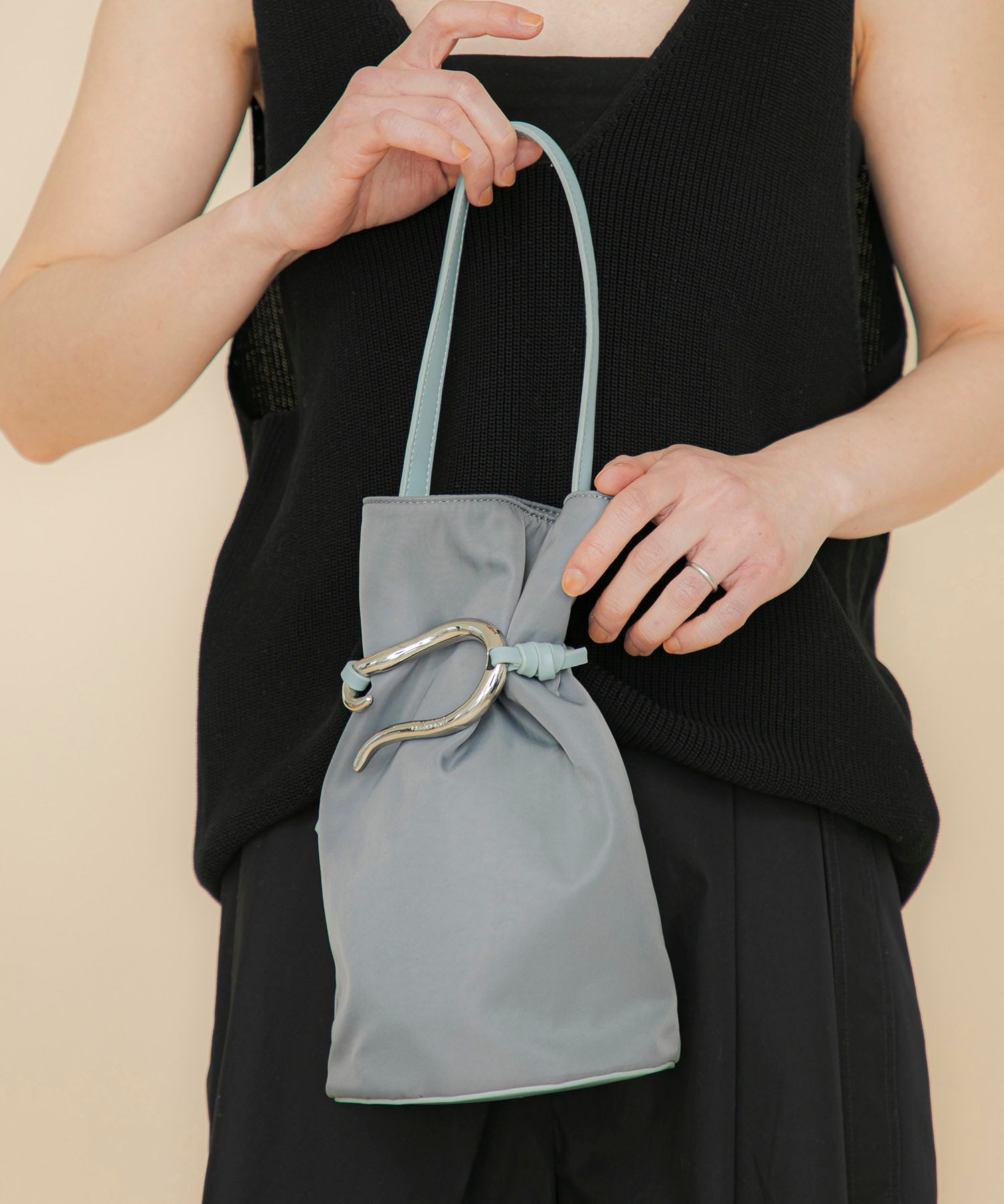 LE VERNIS] Poire bucket bag S | CASSELINI ONLINE SHOP