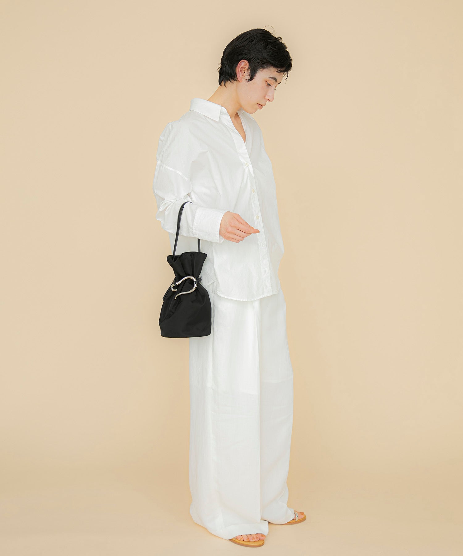 LE VERNIS] Poire bucket bag S | CASSELINI ONLINE SHOP