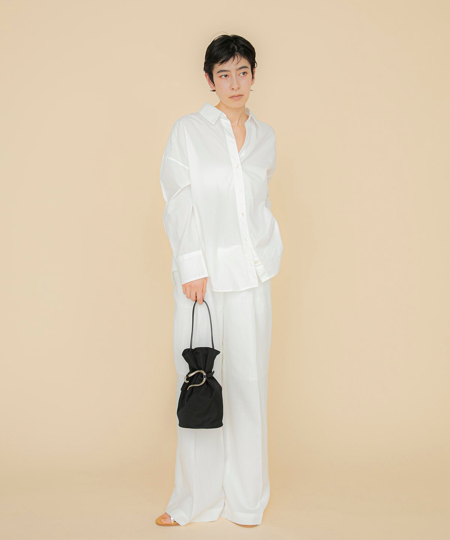 LE VERNIS] Poire bucket bag S | CASSELINI ONLINE SHOP
