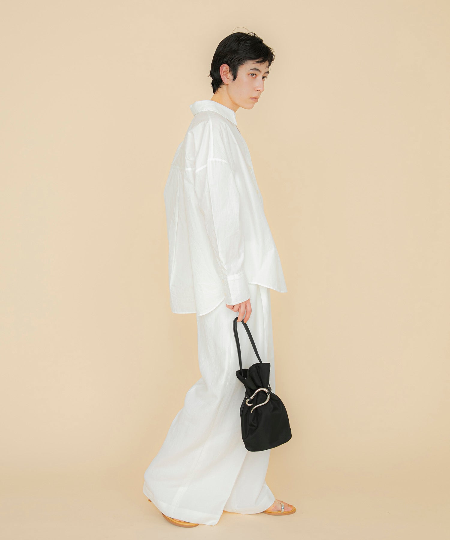 LE VERNIS] Poire bucket bag S | CASSELINI ONLINE SHOP