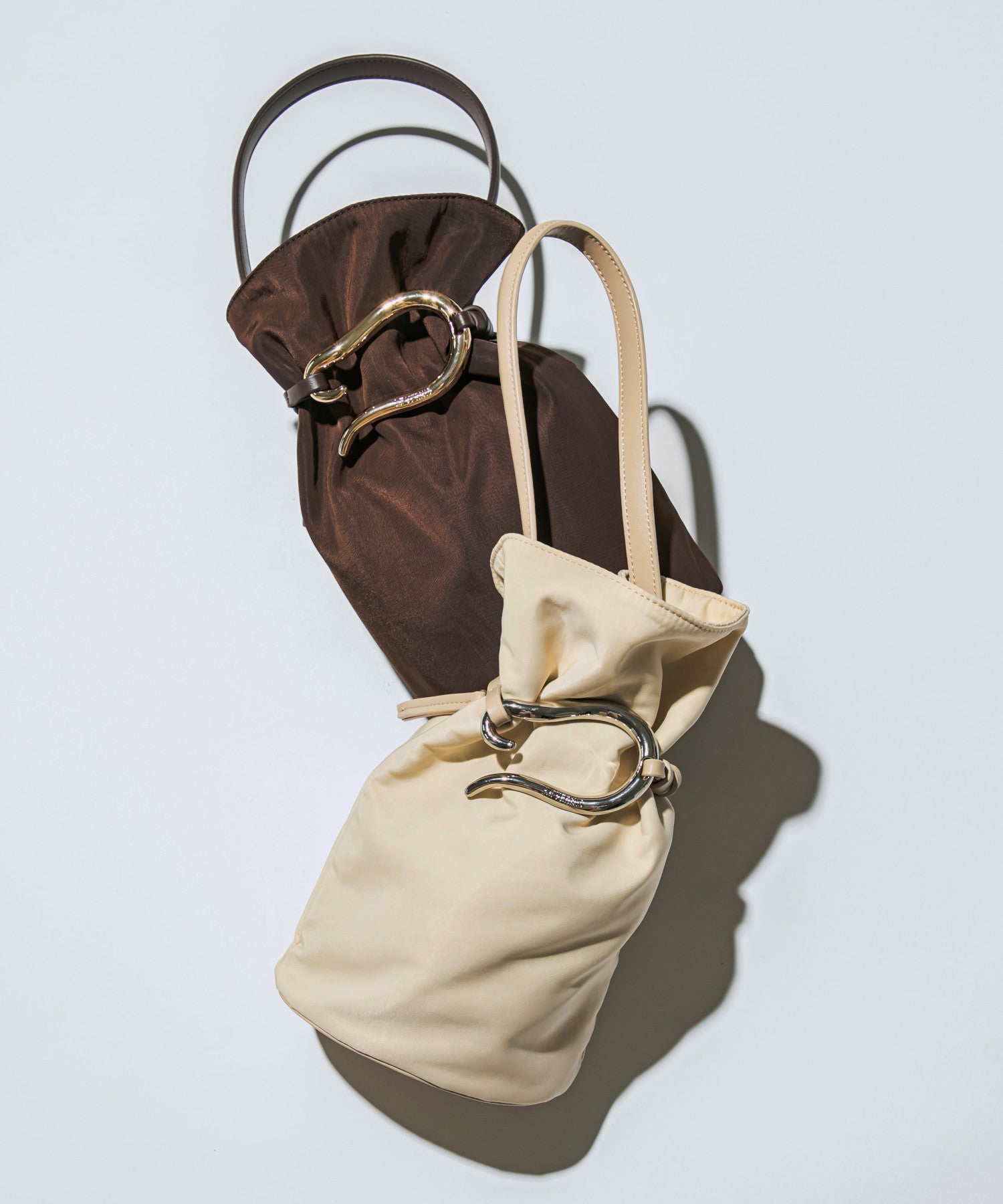 LE VERNIS] Poire bucket bag S | CASSELINI ONLINE SHOP