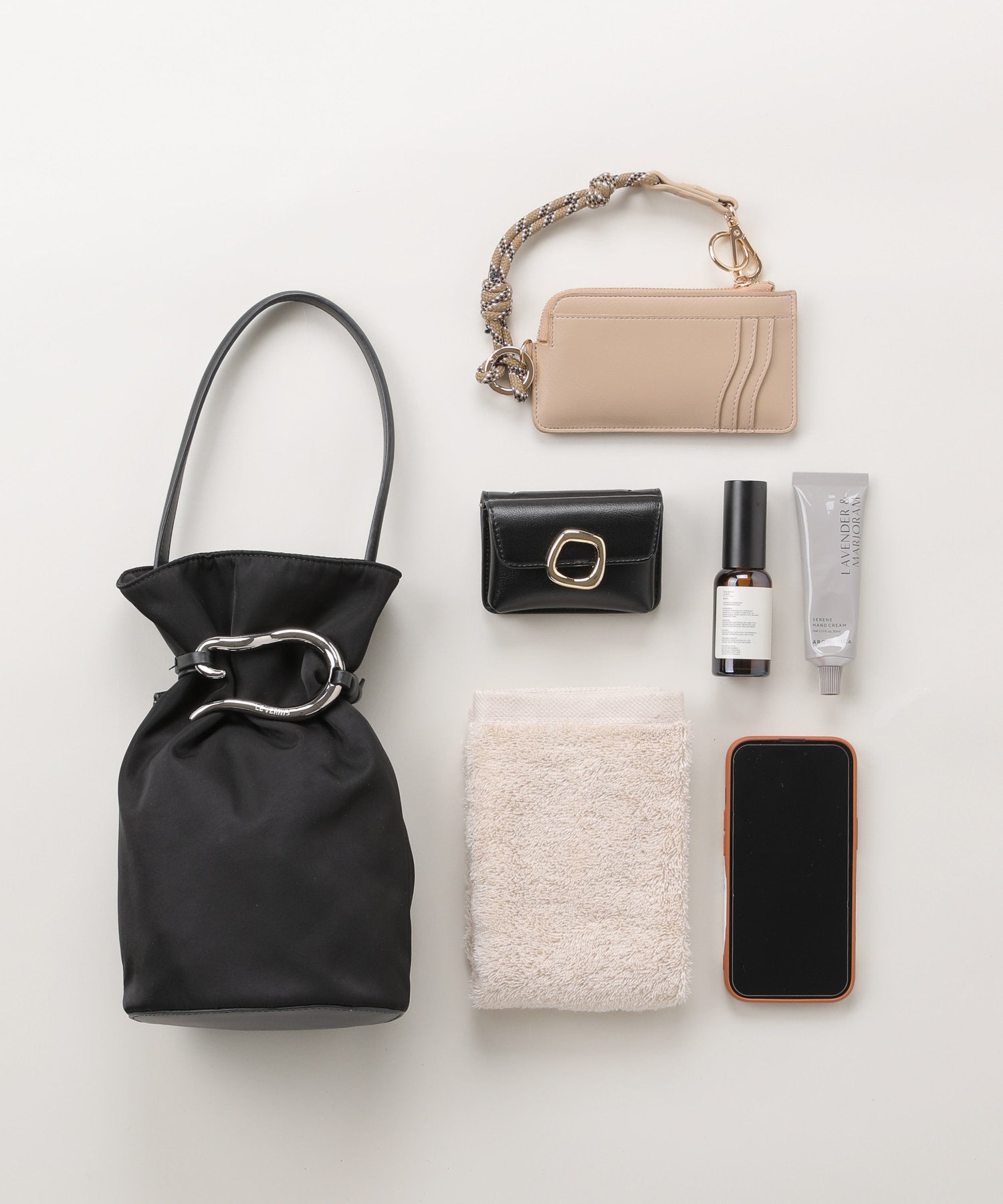 LE VERNIS] Poire bucket bag S | CASSELINI ONLINE SHOP