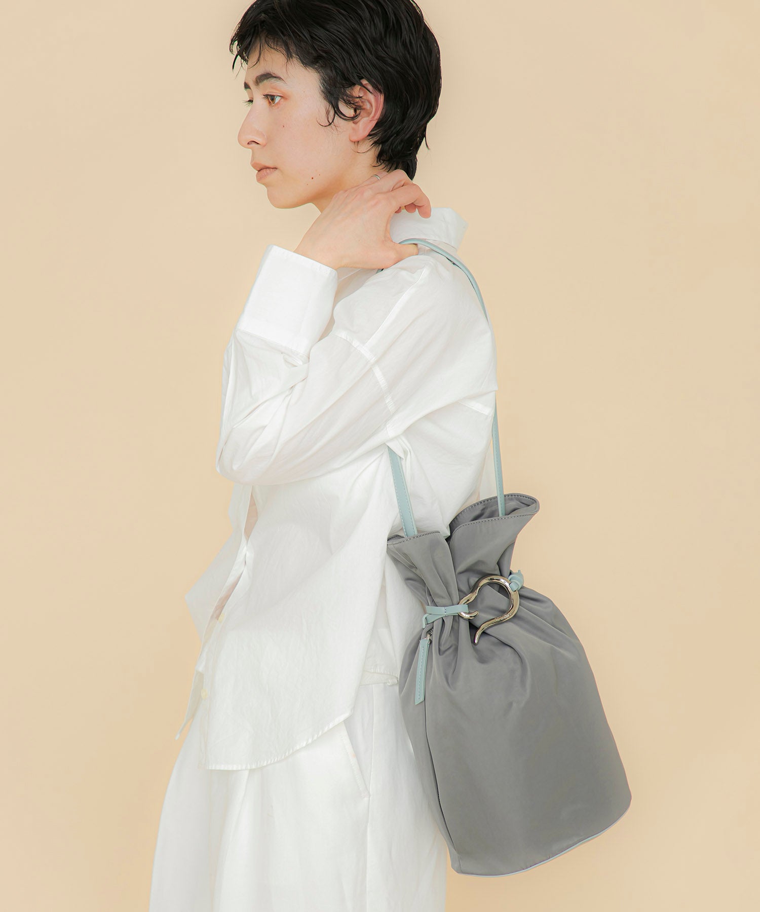 LE VERNIS] Poire bucket bag M | CASSELINI ONLINE SHOP