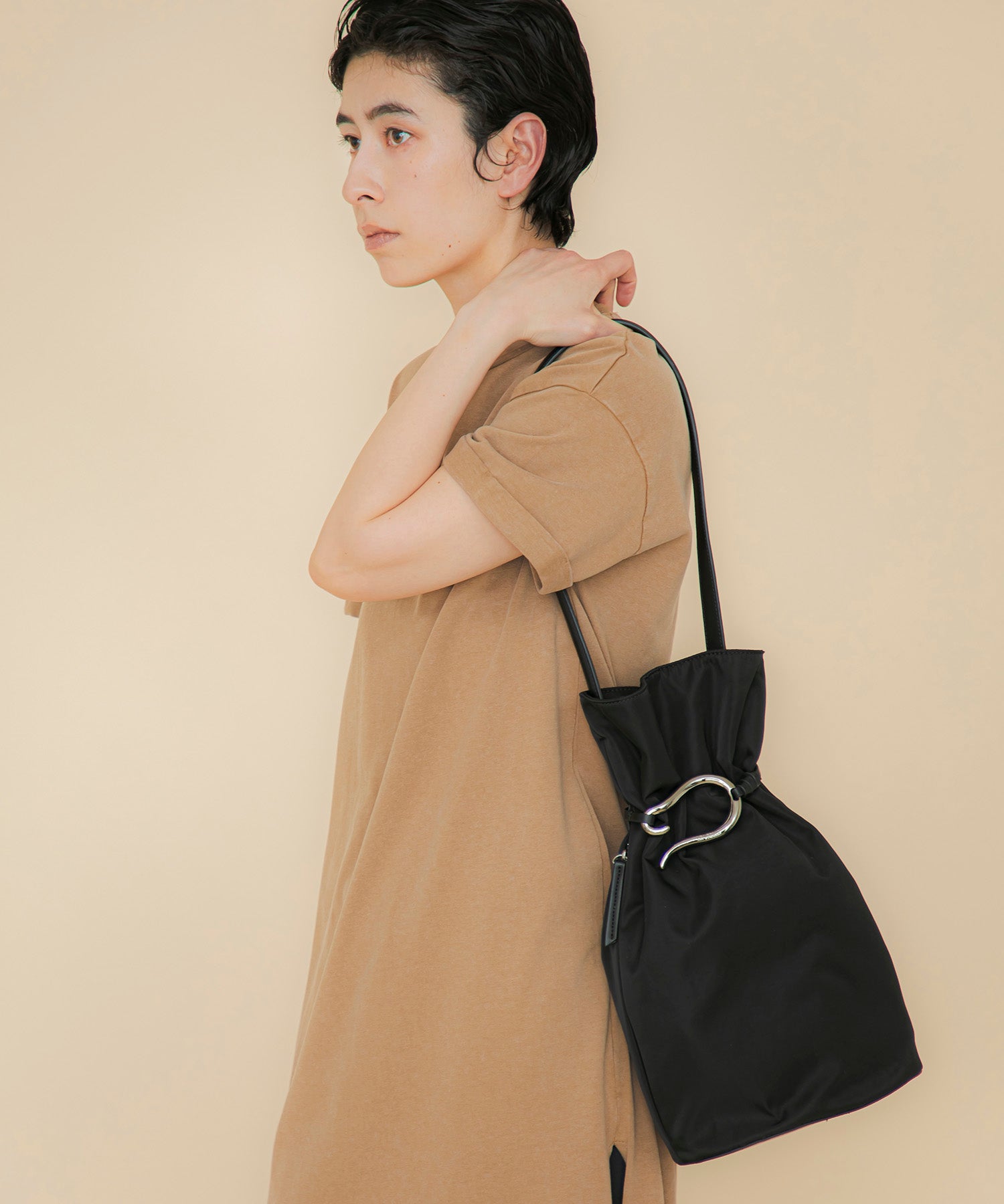 LE VERNIS] Poire bucket bag M | CASSELINI ONLINE SHOP