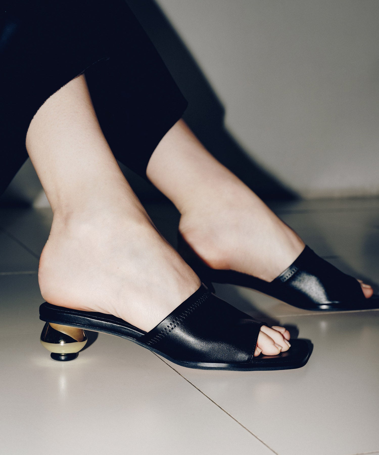LE VERNIS] Metal heel sandals | CASSELINI ONLINE SHOP