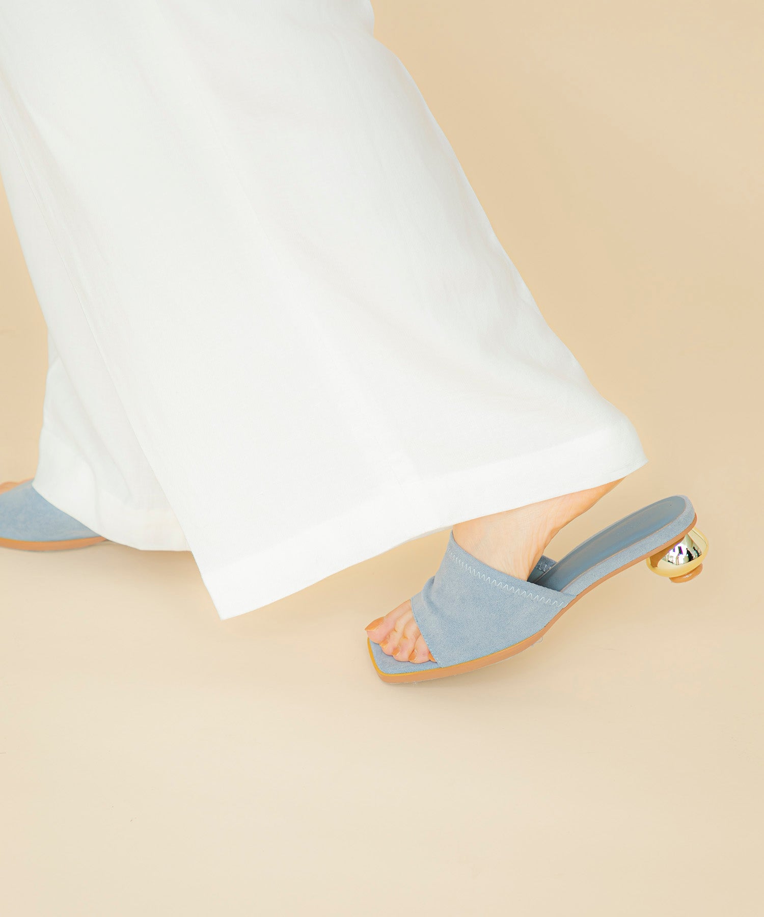 【新品未使用】最終価格NOBLE LE VERNIS ストレッチミュール24cm LE VERNIS] Metal heel sandals | CASSELINI ONLINE SHOP