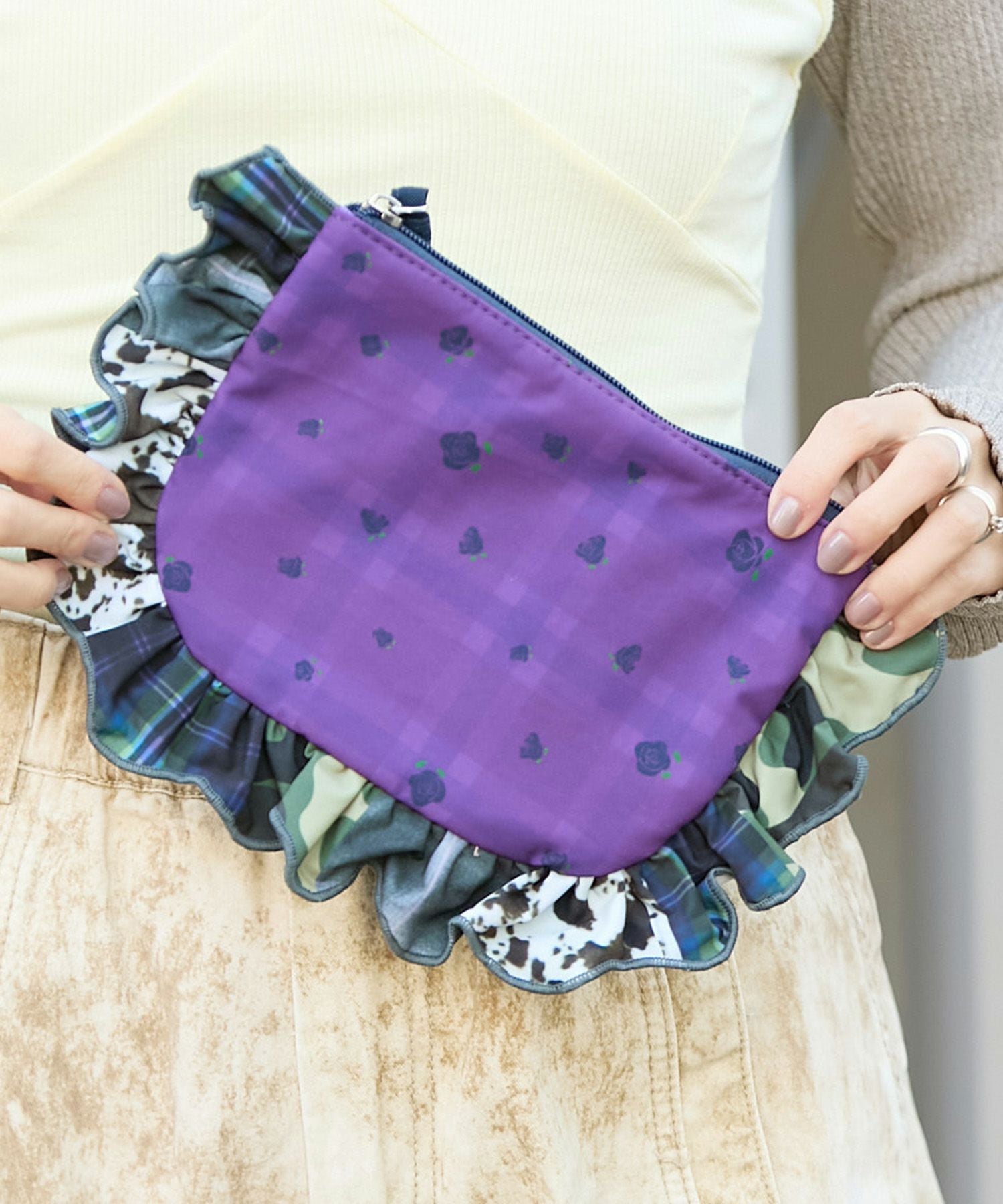 Casselini(キャセリーニ)プリントフリルポーチ | CASSELINI ONLINE SHOP