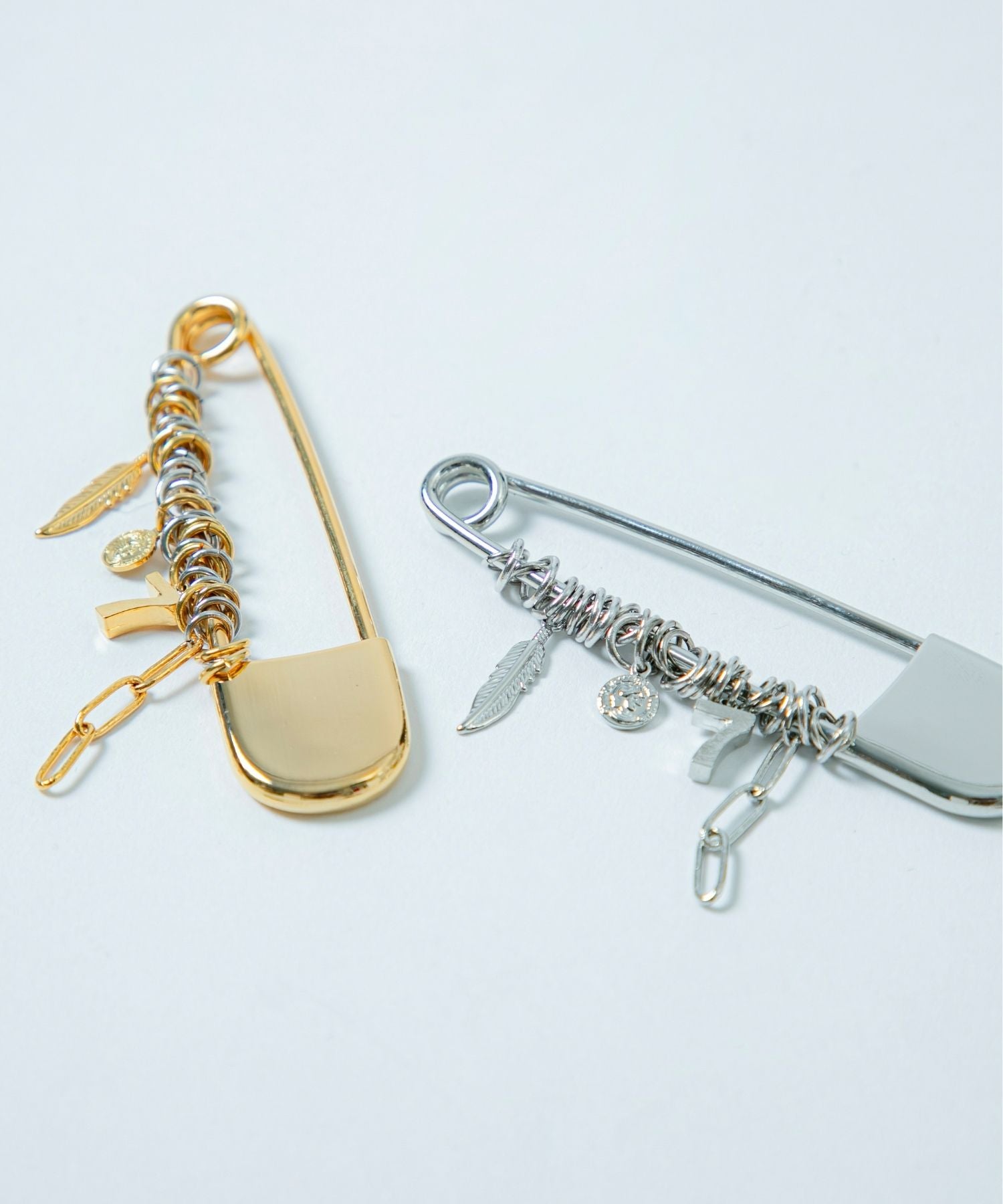LAPUIS] Coil charm pin necklace | CASSELINI ONLINE SHOP