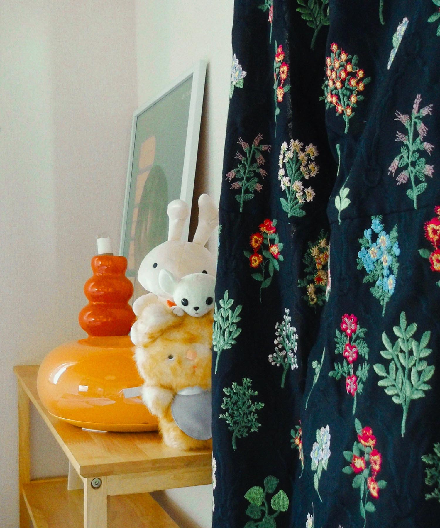 Casselini HOME(キャセリーニ ホーム)フラワー刺繍カーテン
