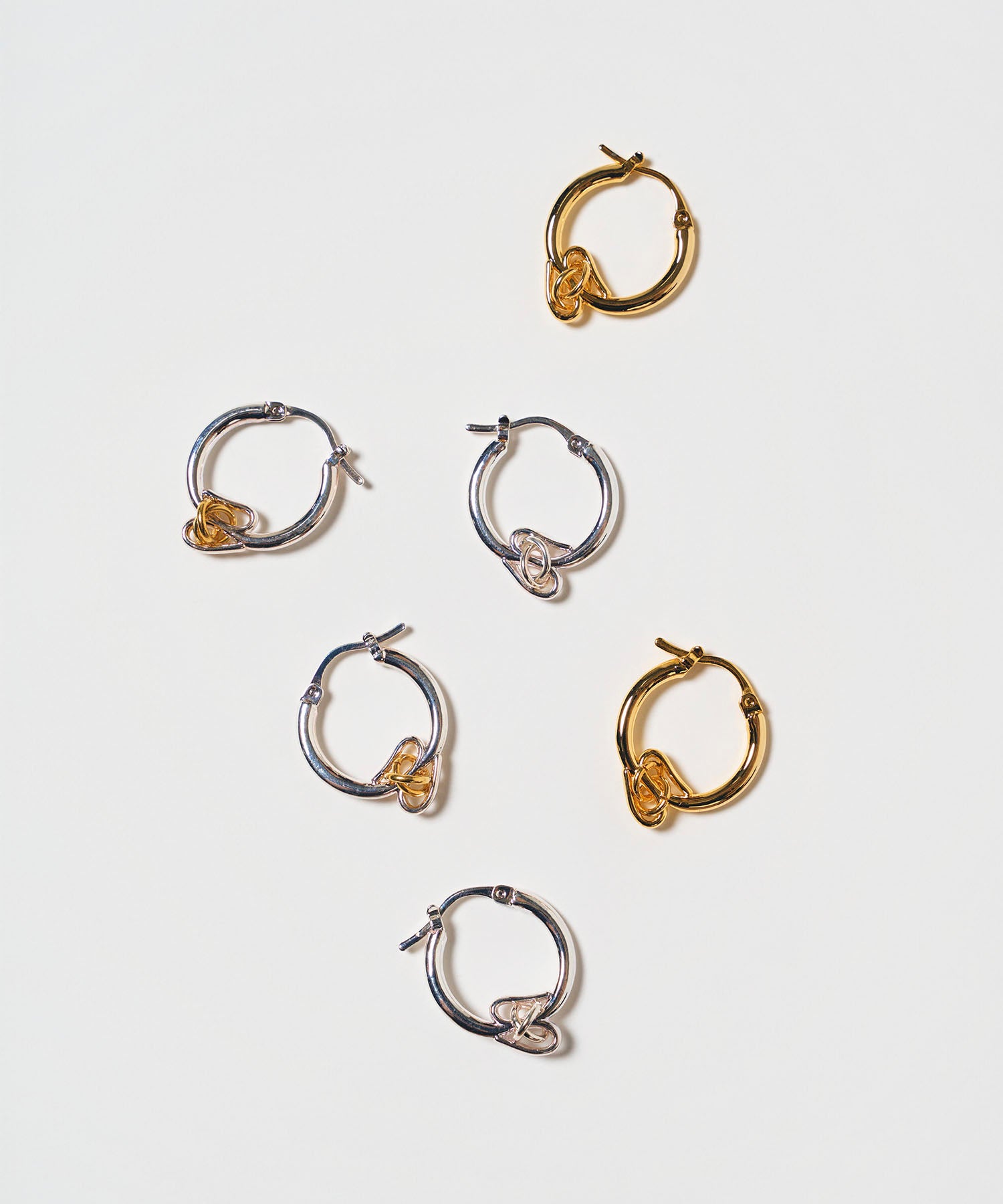 LAPUIS] Connect coil pierced earrings | CASSELINI ONLINE SHOP