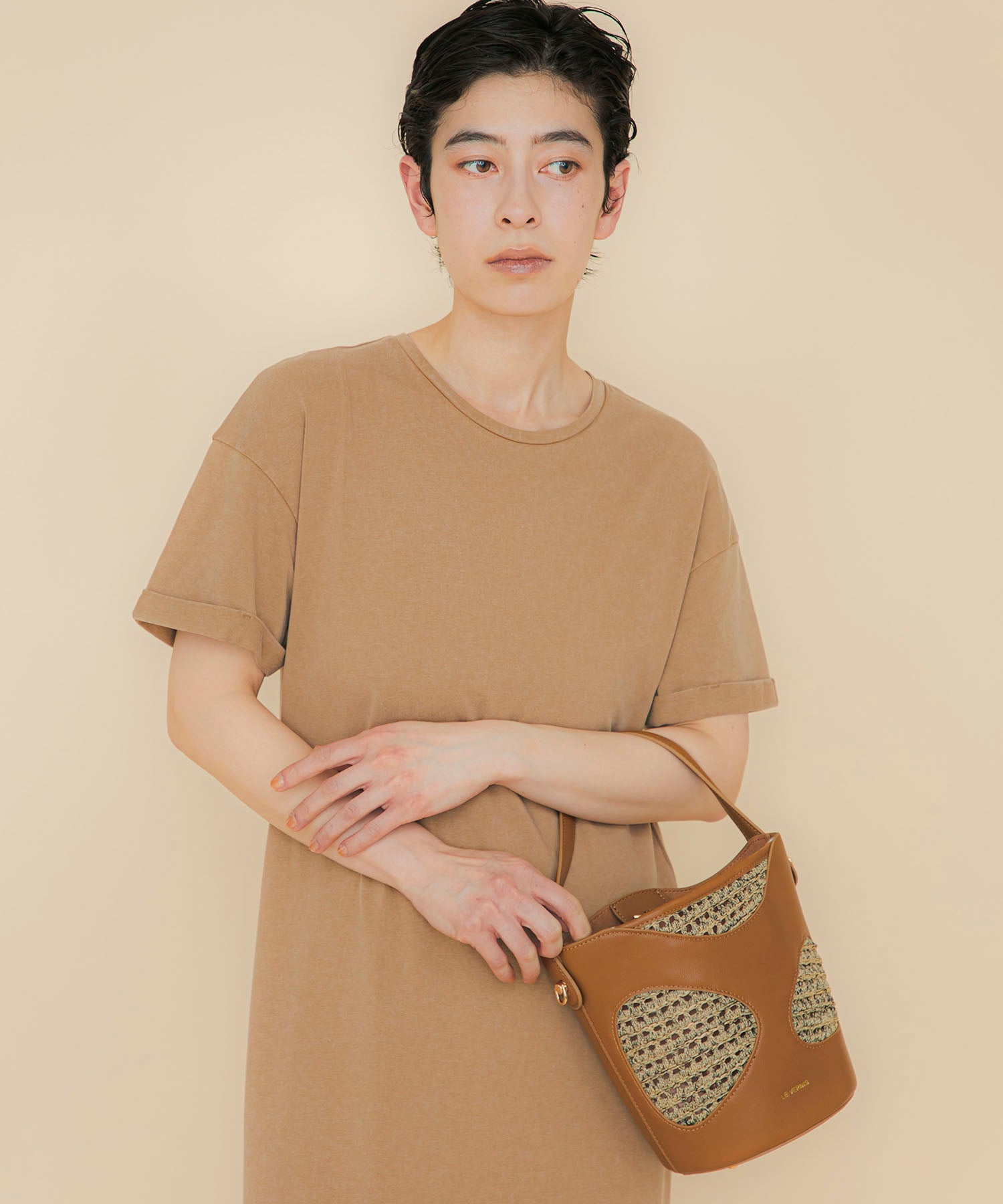 LE VERNIS] Hole digging bucket bag | CASSELINI ONLINE SHOP