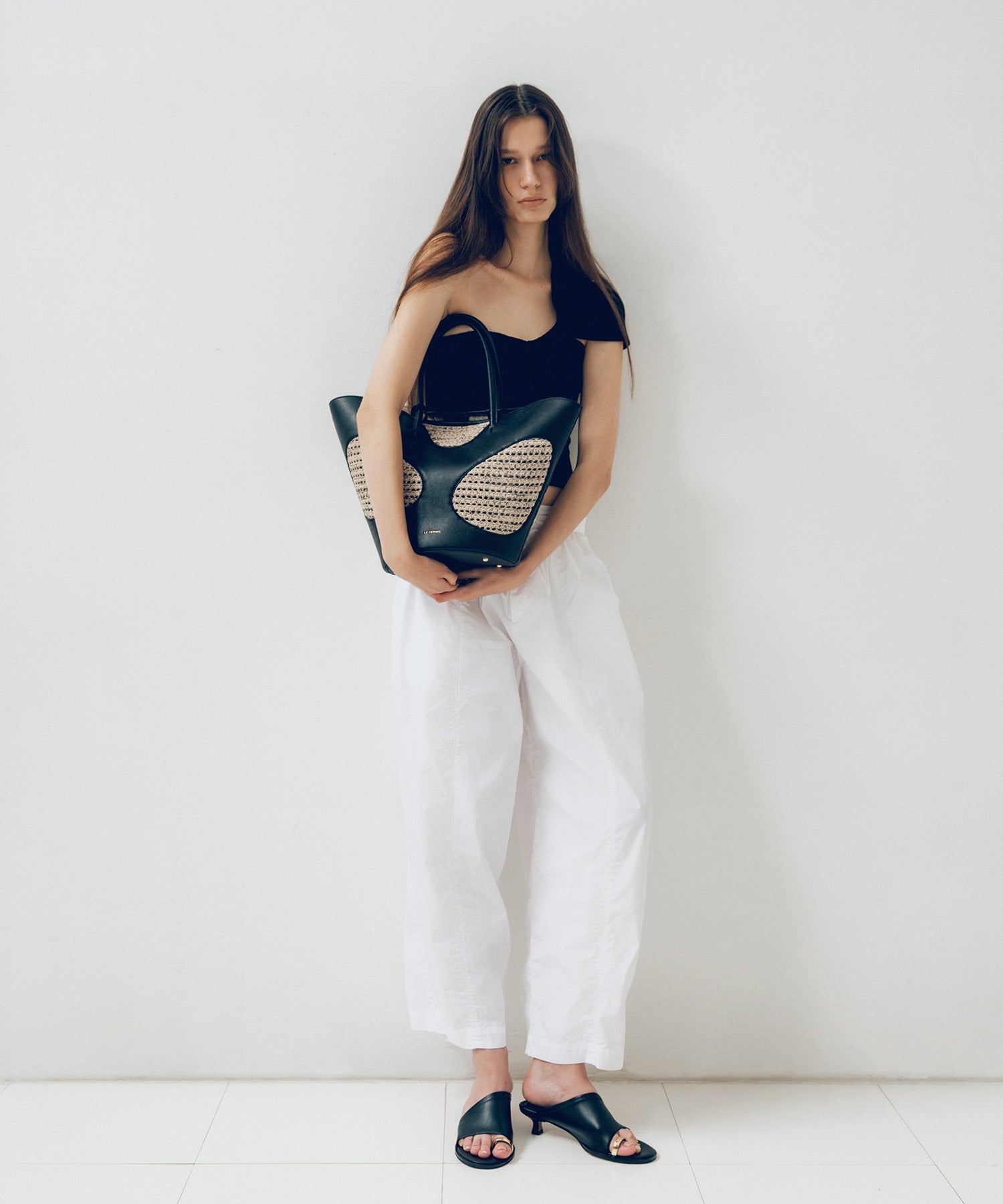 LE VERNIS] Hole digging tote | CASSELINI ONLINE SHOP