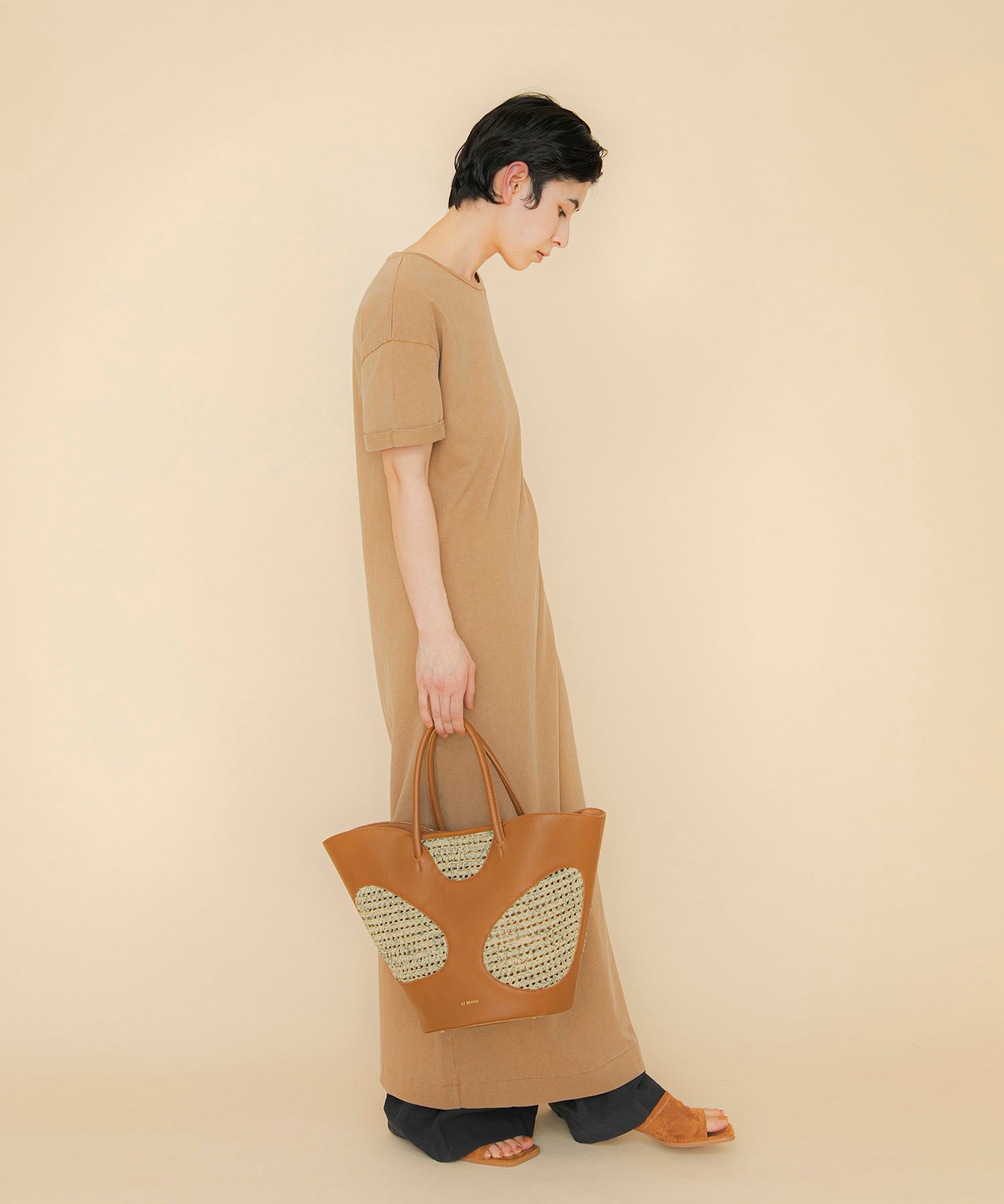 LE VERNIS] Hole digging tote | CASSELINI ONLINE SHOP