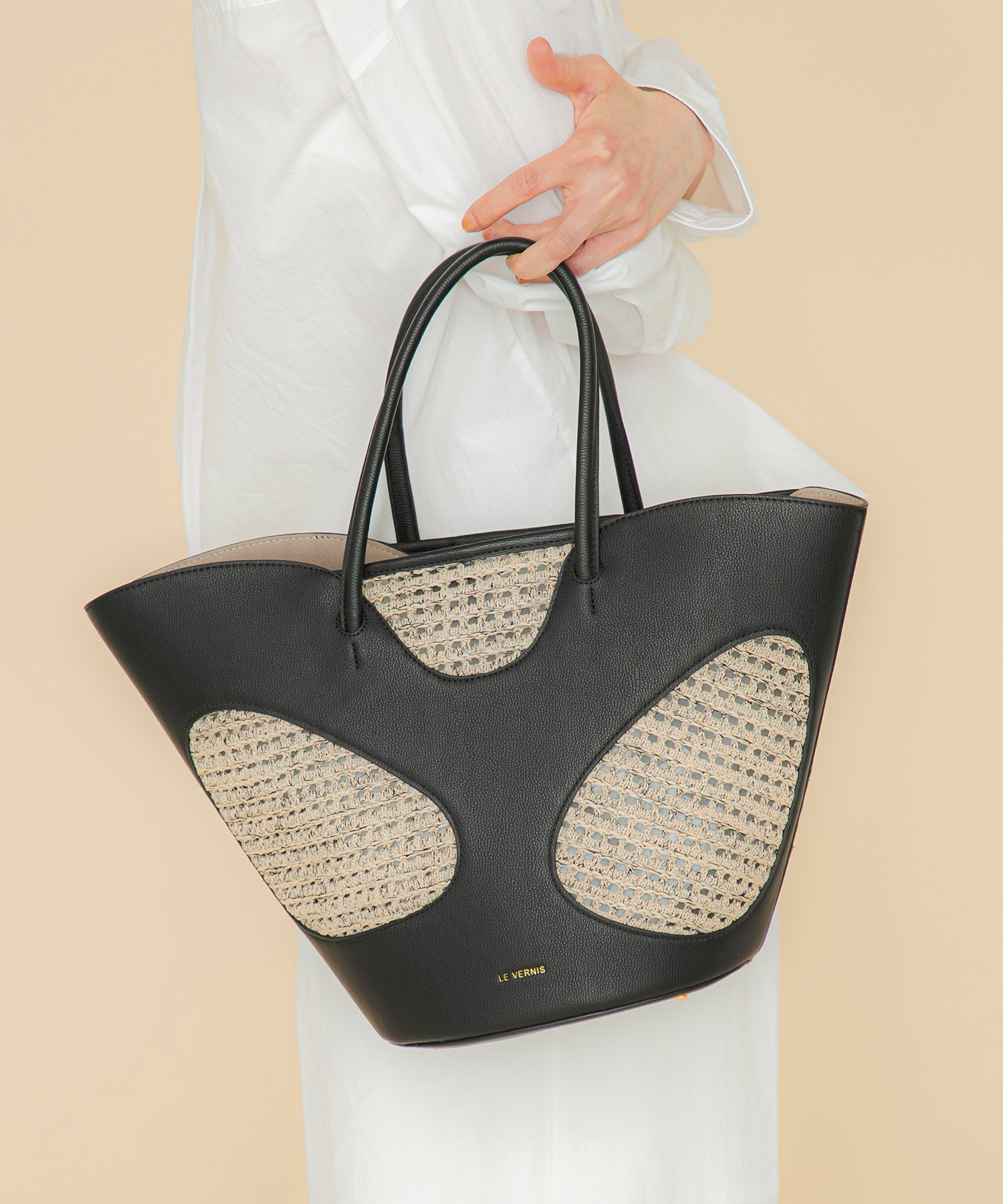 LE VERNIS] Hole digging tote | CASSELINI ONLINE SHOP