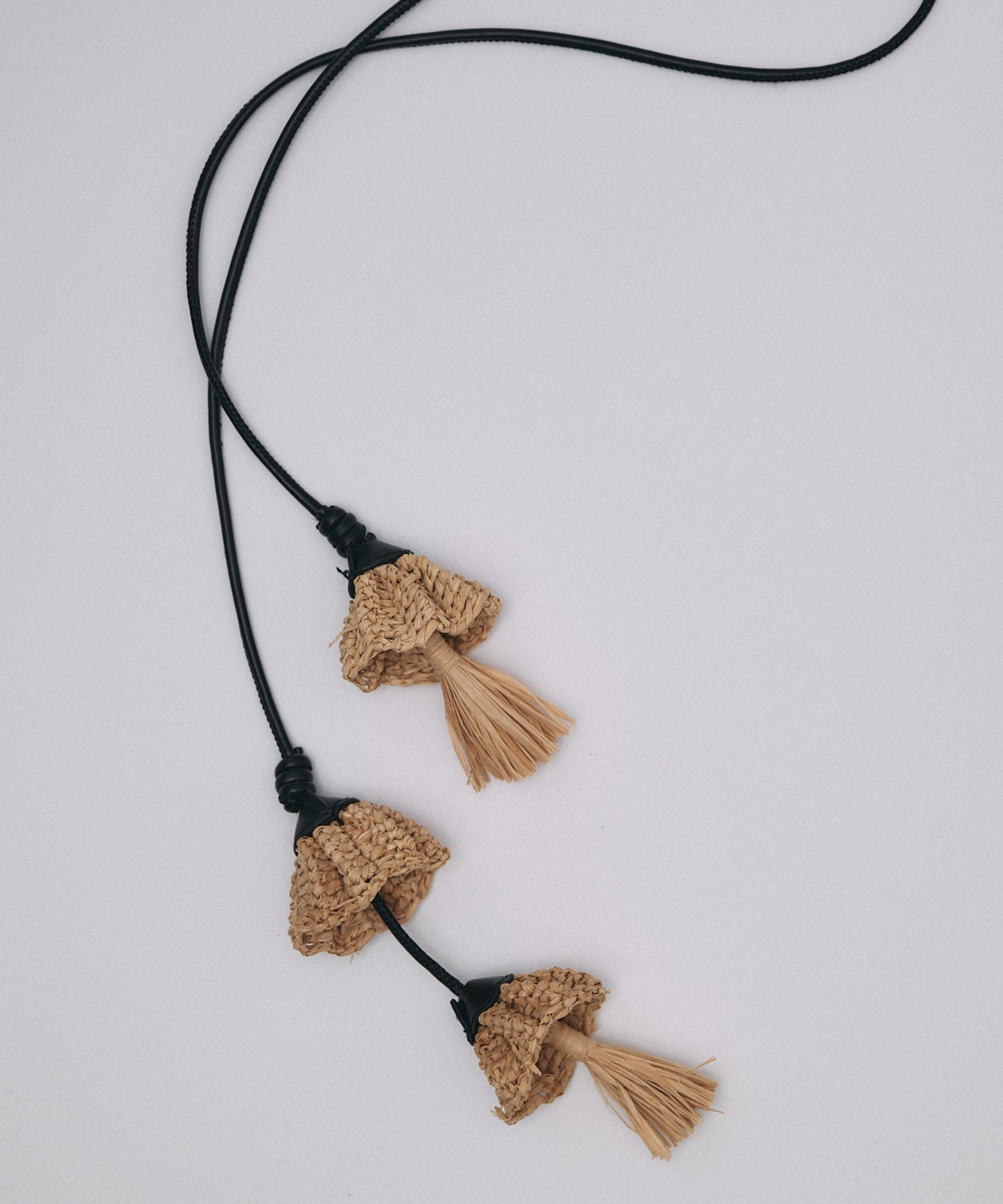 LE VERNIS] Raffia charm | CASSELINI ONLINE SHOP