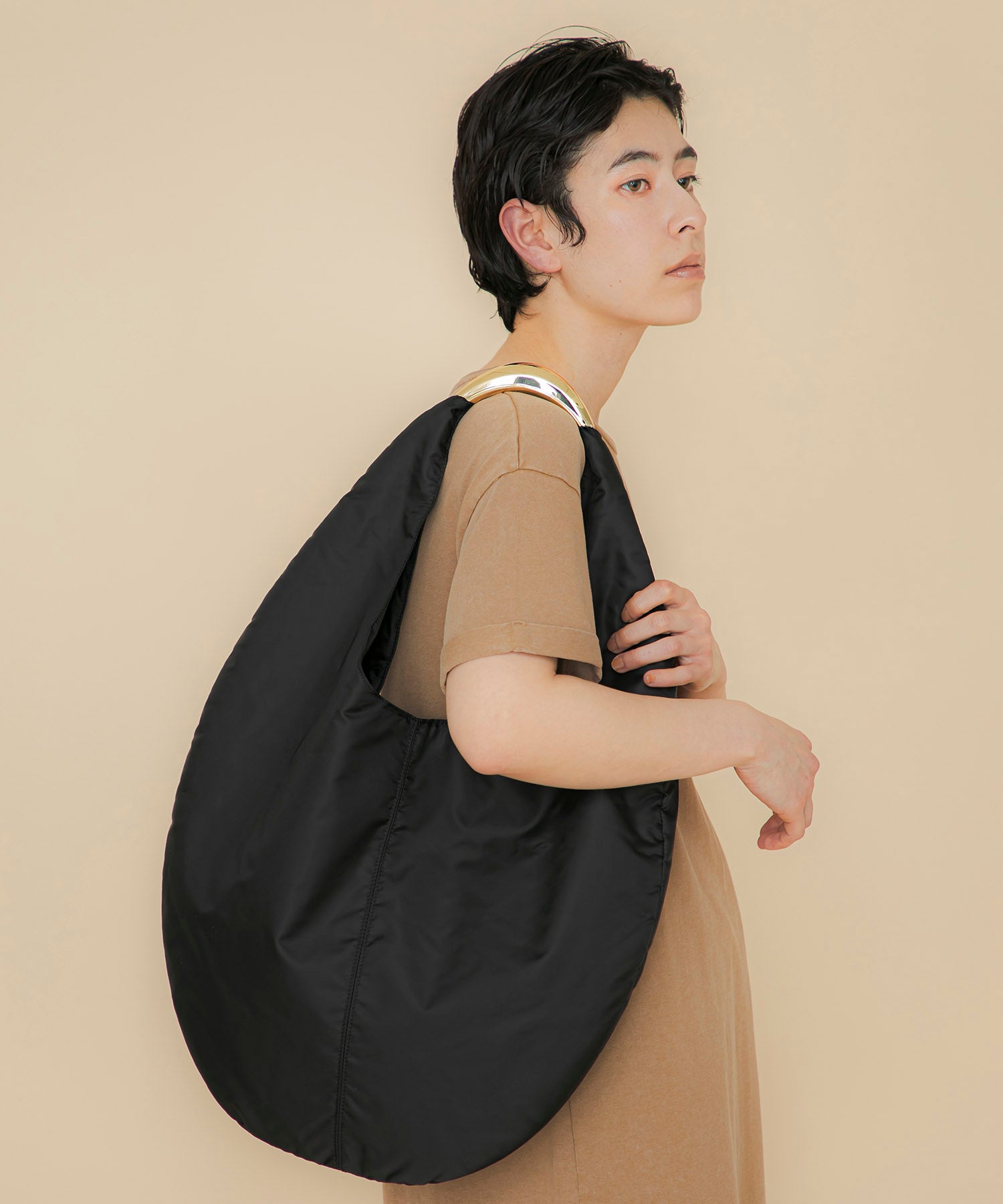 LE VERNIS]Sculpture nylon bag M | CASSELINI ONLINE SHOP