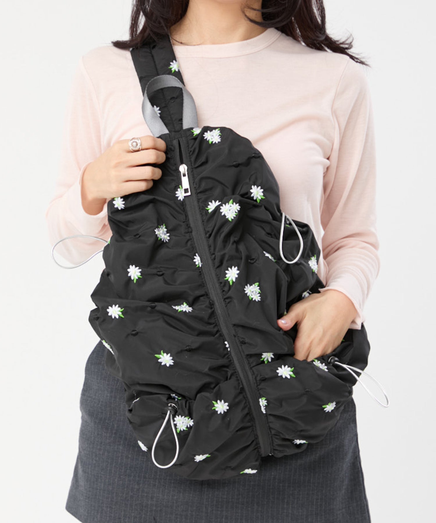 Casselini(キャセリーニ)ギャザーボディバッグ　花柄 Casselini(キャセリーニ)ギャザーボディバッグ | CASSELINI ONLINE SHOP
