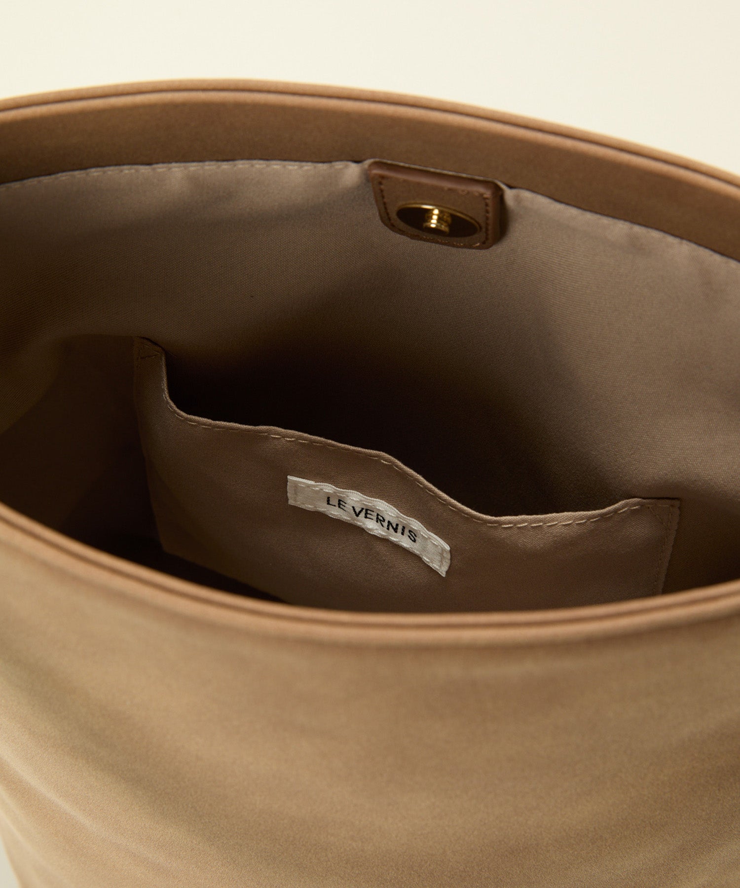 LE VERNIS] Woven handle bag | CASSELINI ONLINE SHOP