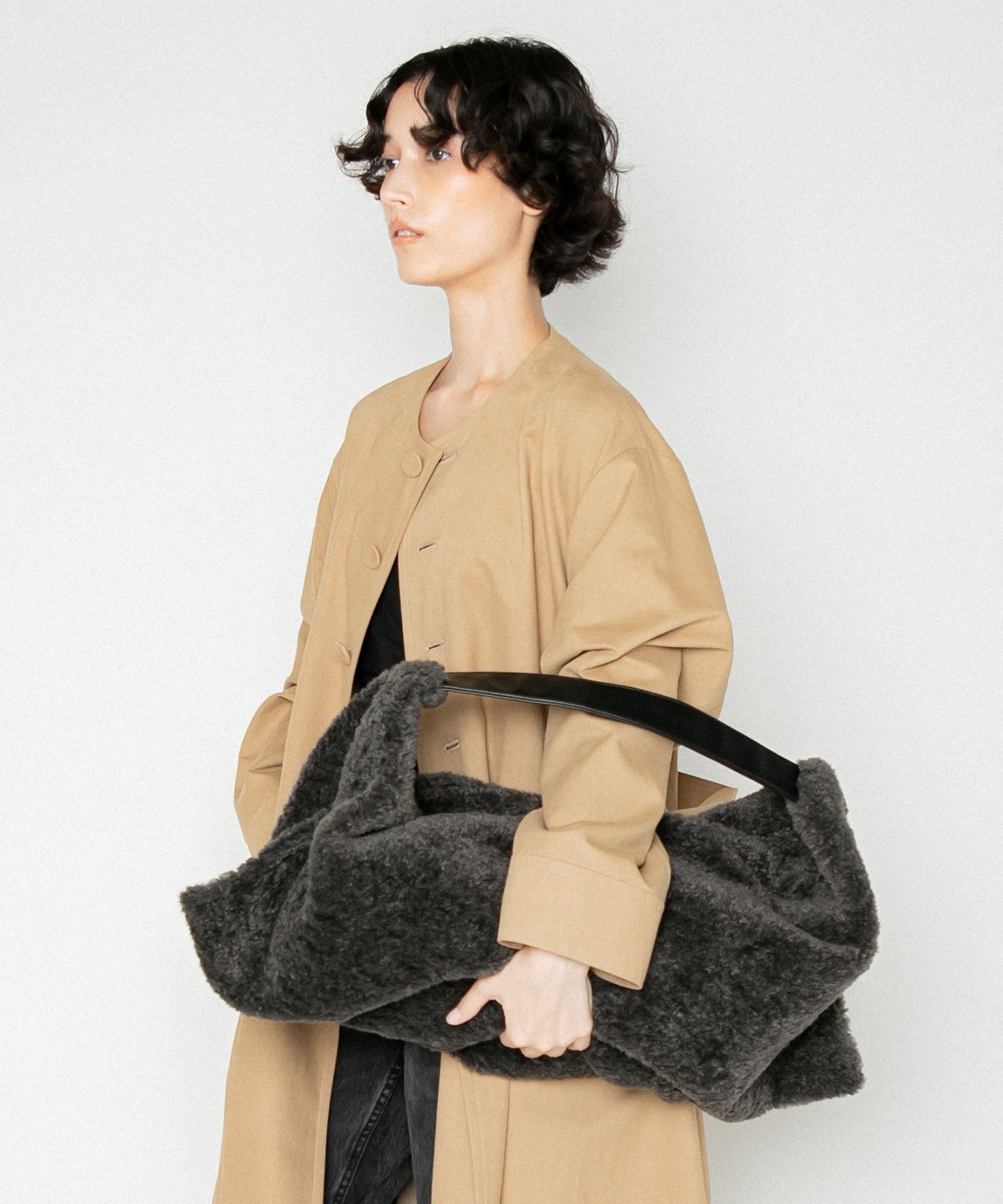 LE VERNIS] Big fur bag | CASSELINI ONLINE SHOP
