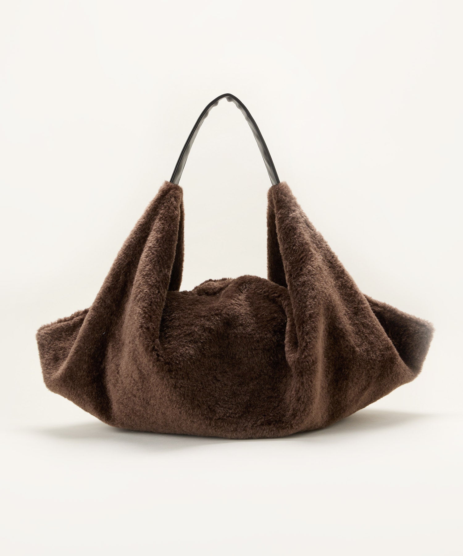 LE VERNIS] Big fur bag | CASSELINI ONLINE SHOP